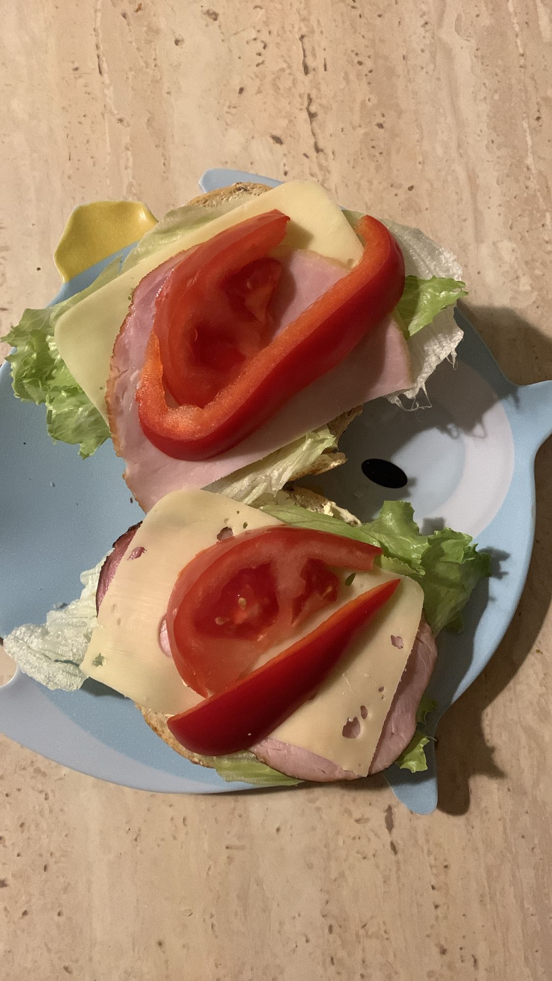 Kanapki z szynką i serem