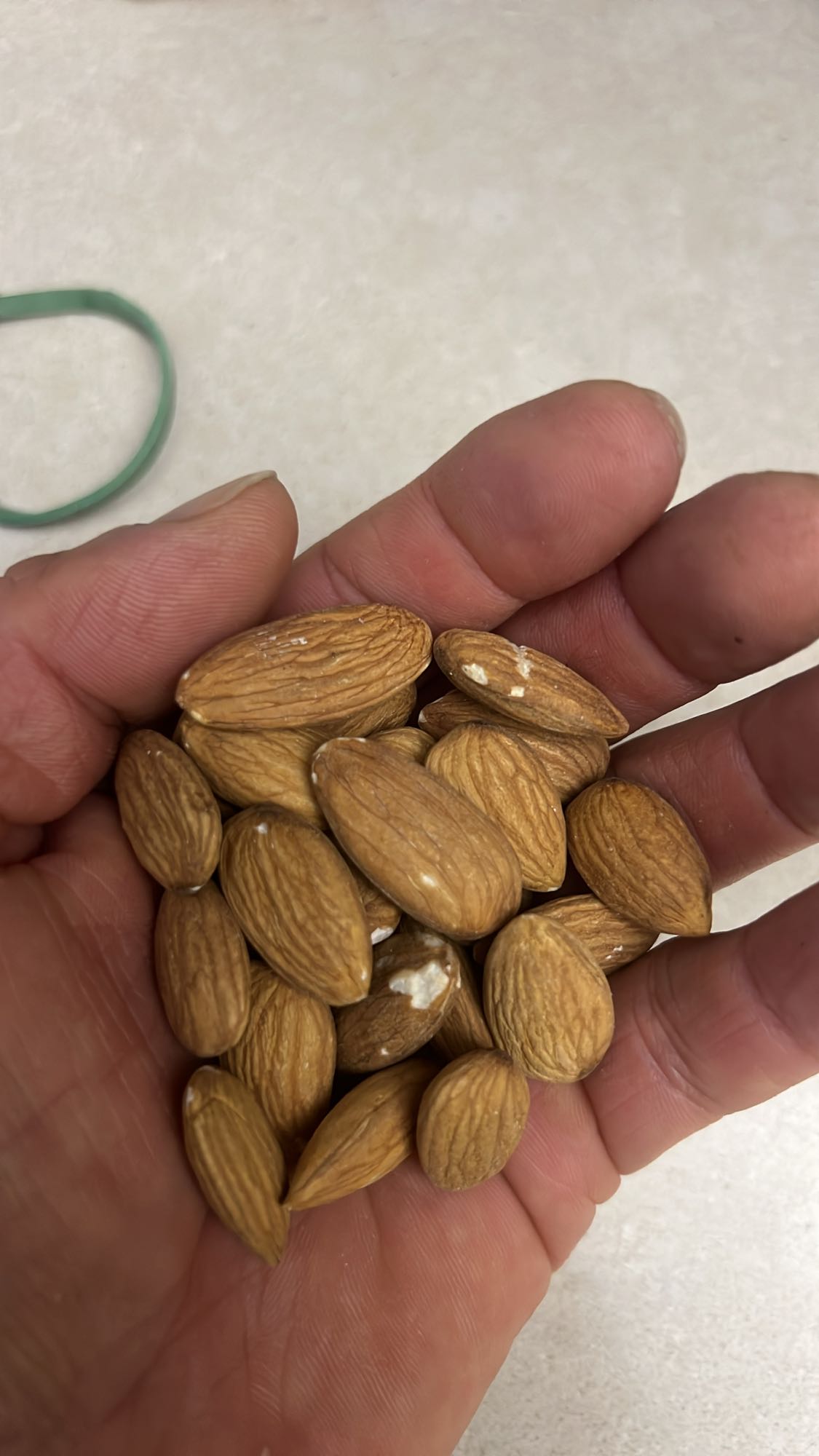 Badem atıştırmalık