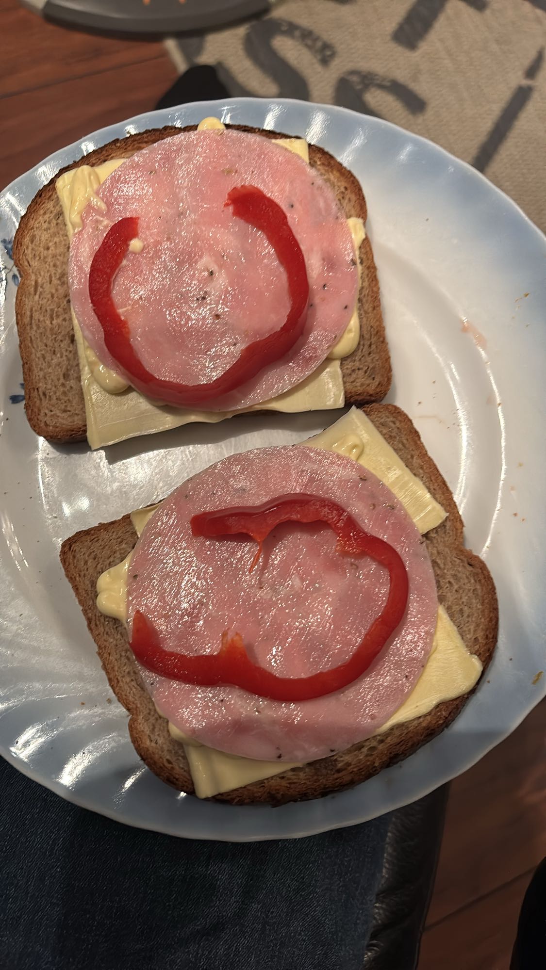 Skinke og ostesmørbrød