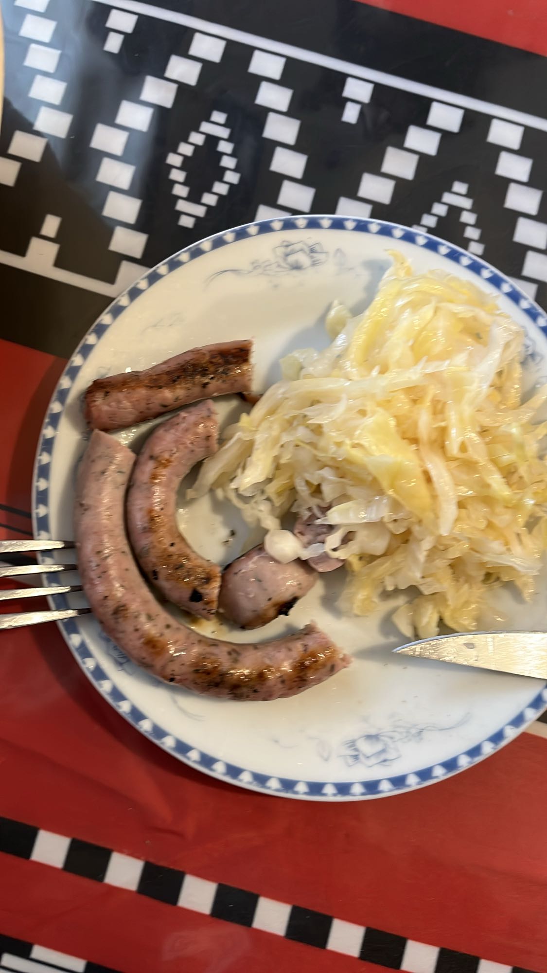 наденица с кисело зеле