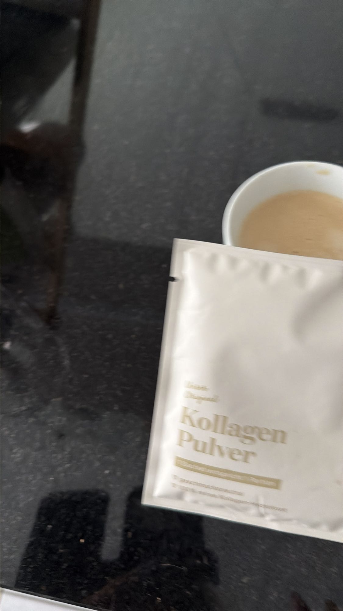 Kaffee mit Kollagenpulver
