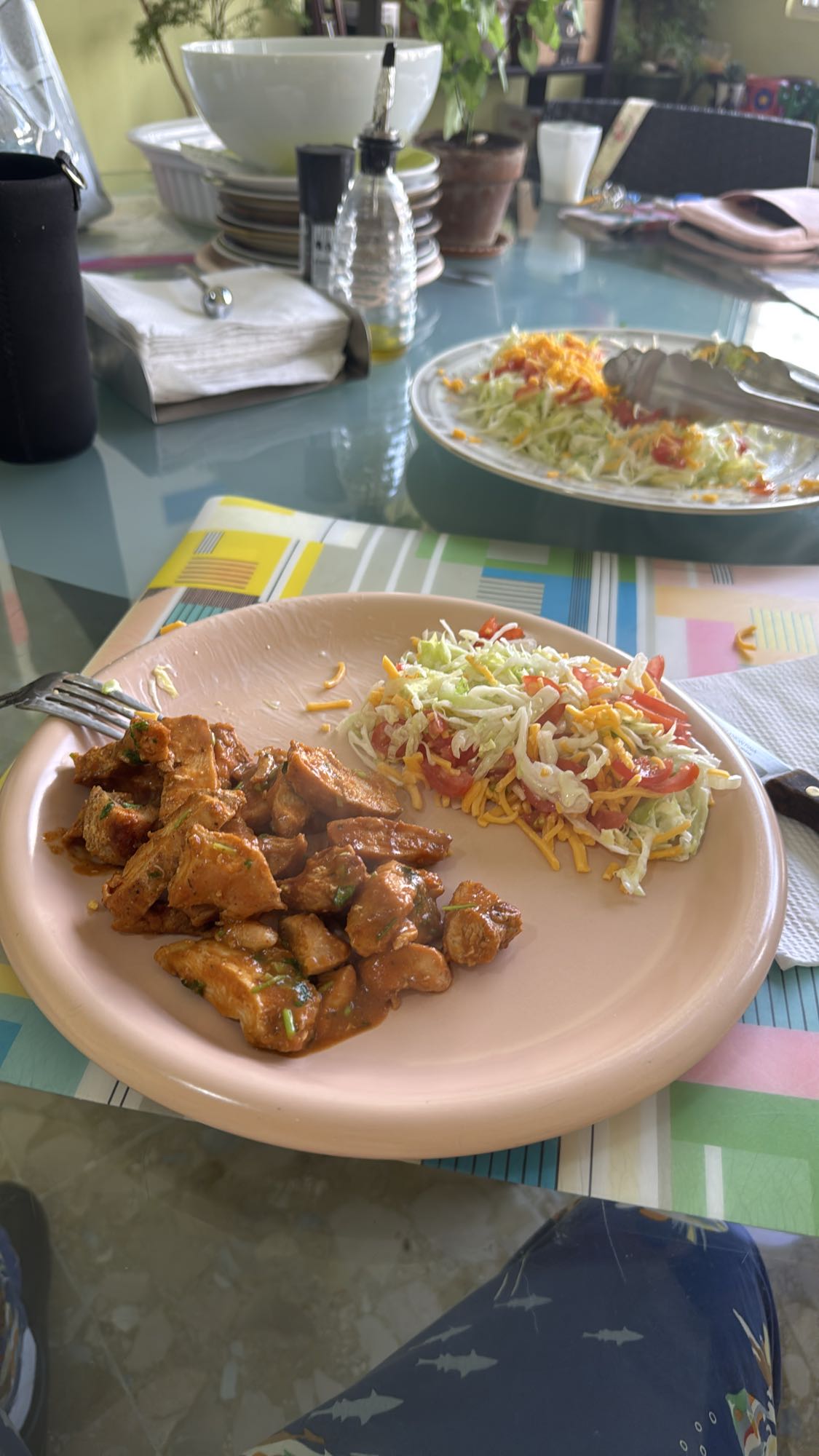 Pollo con ensalada