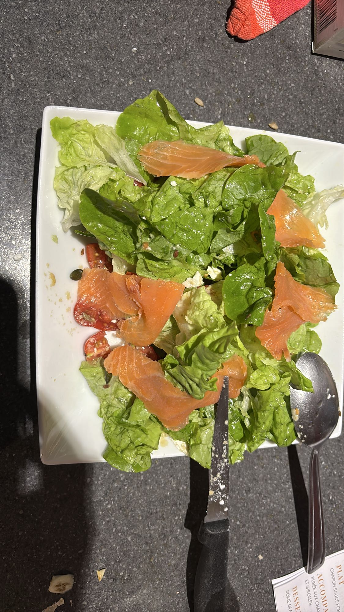 Salade au saumon fumé