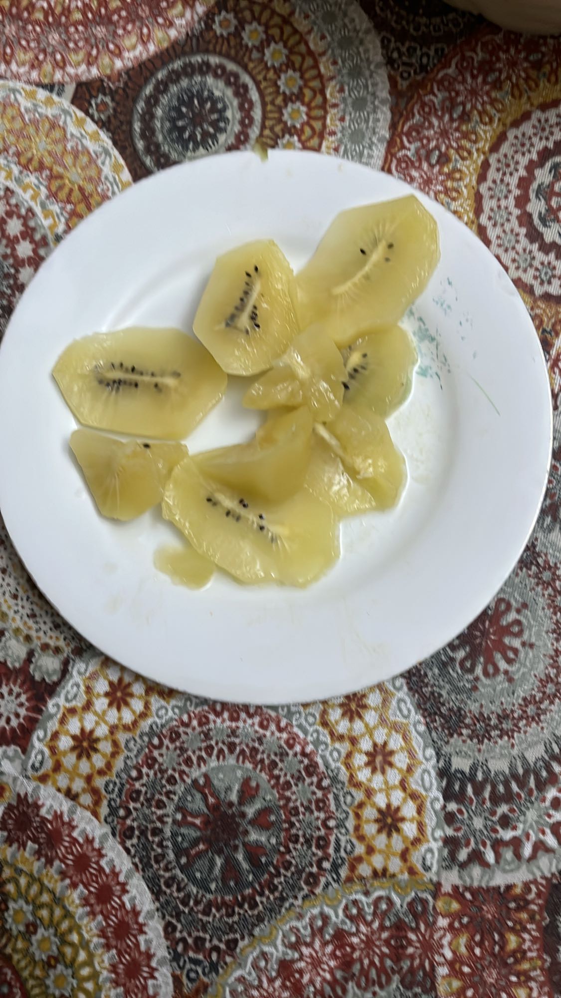 kiwi dorado en rodajas