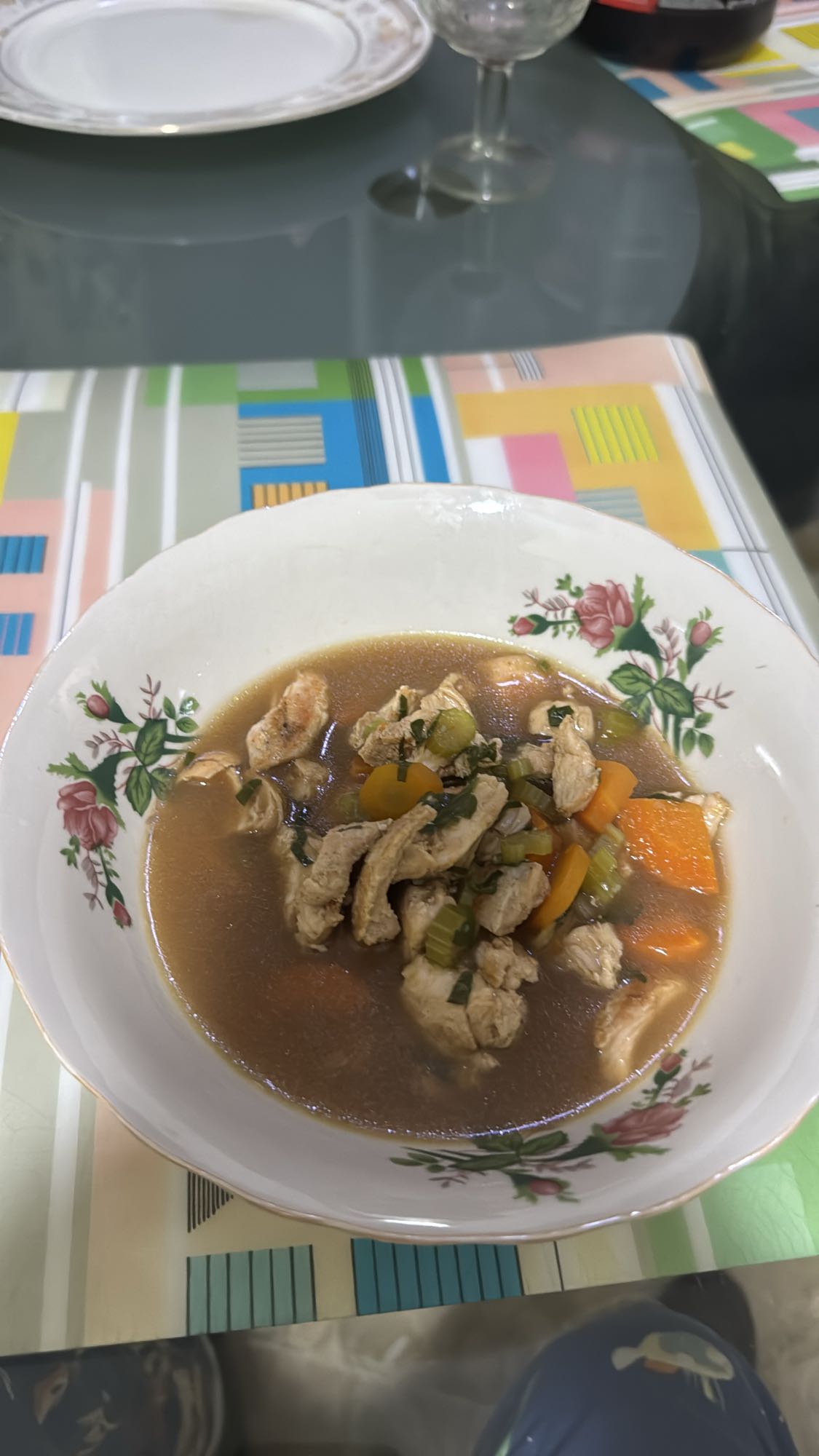 Sopa de pollo y verduras