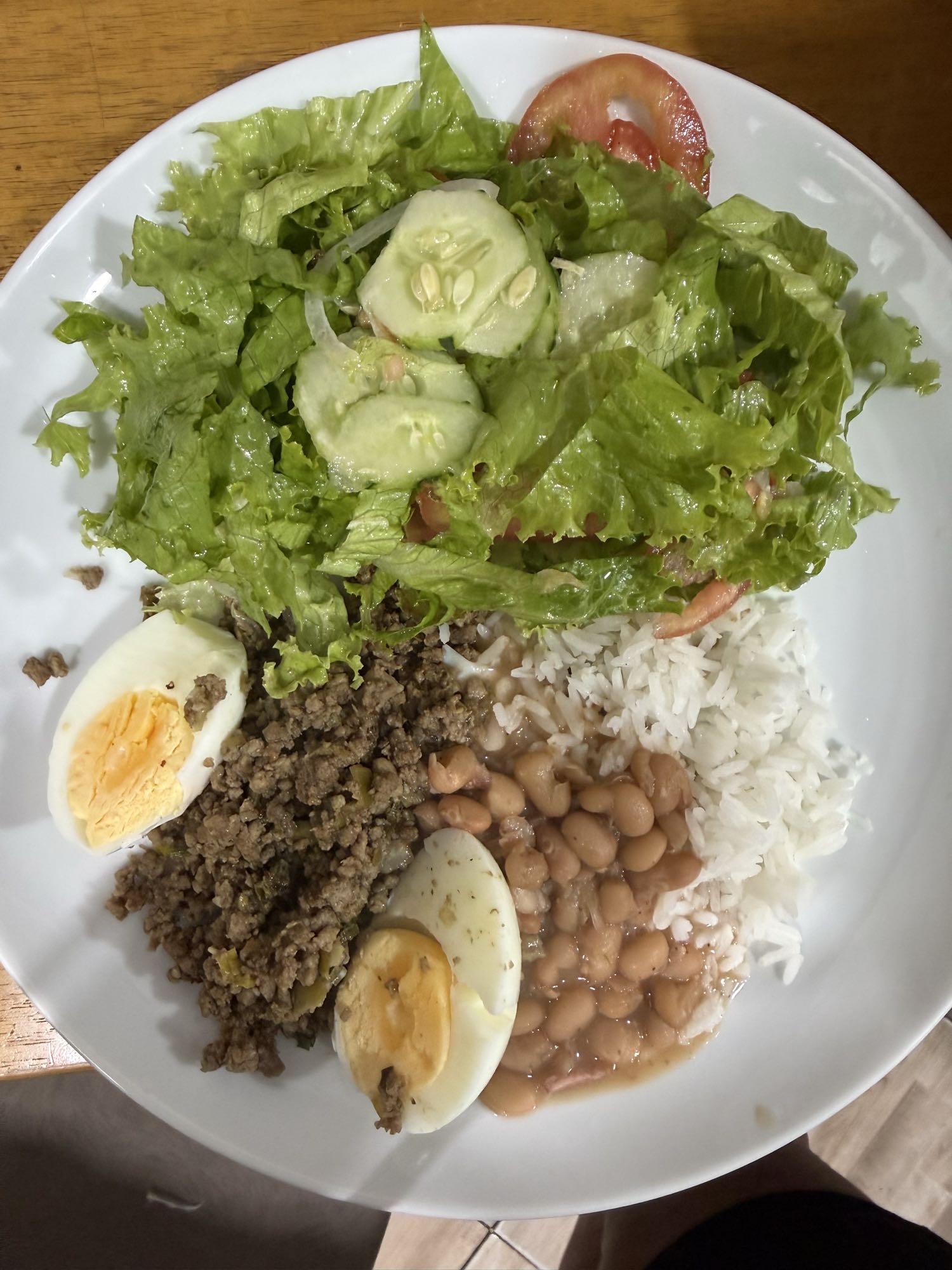 Prato com arroz e carne