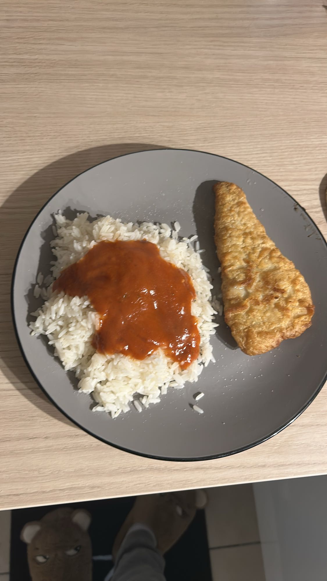 Riz sauce et filet pané