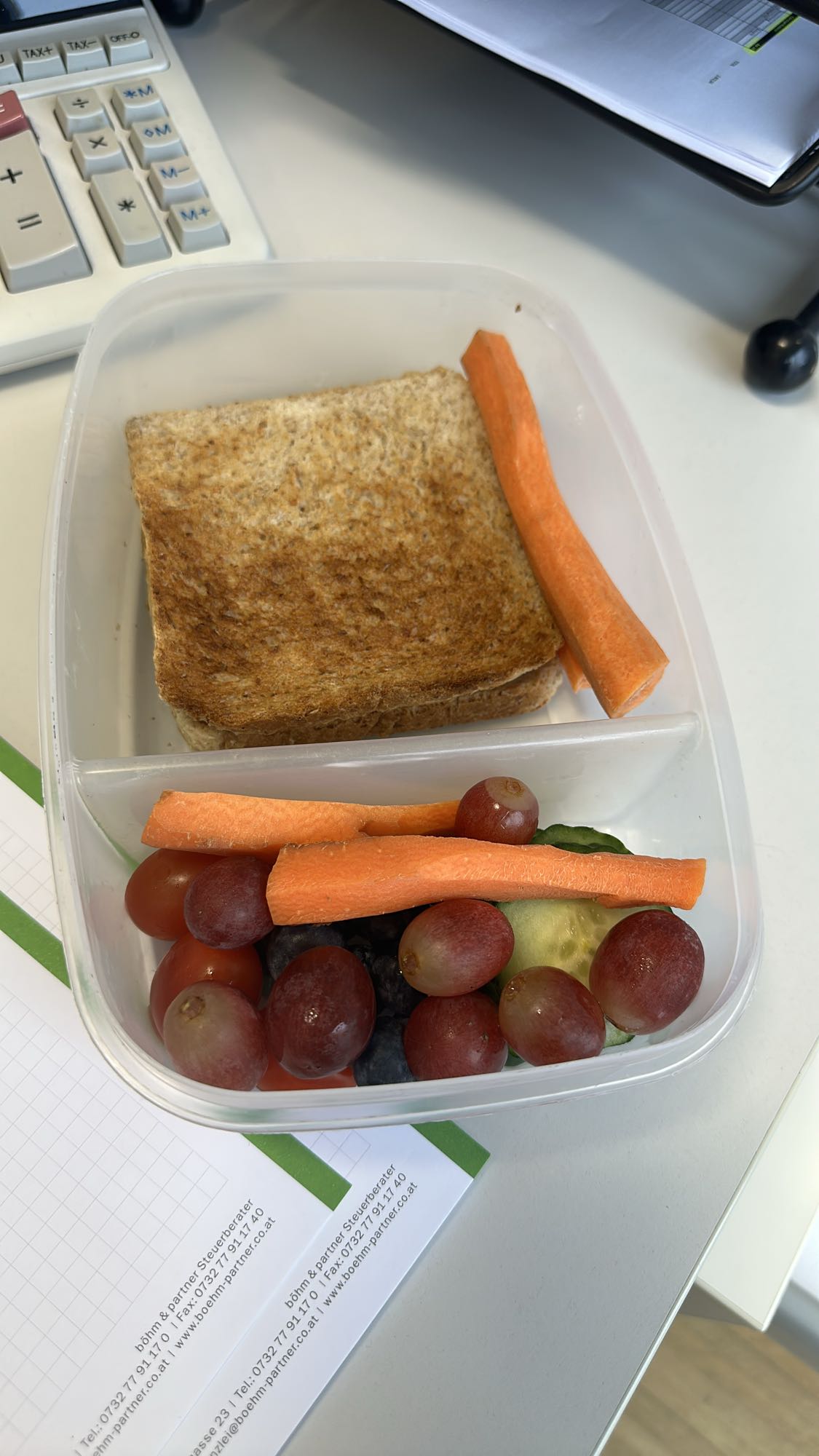 Vollkorntoast mit Obst