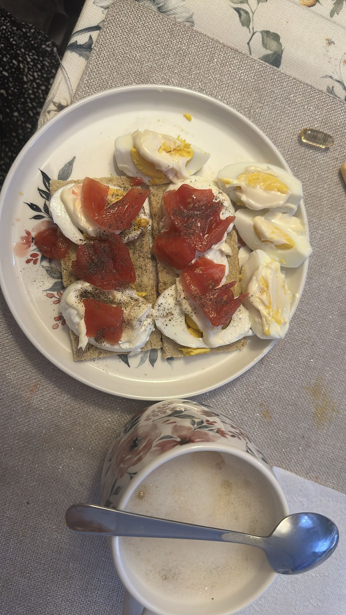 Jajka z chrupkim pieczywem