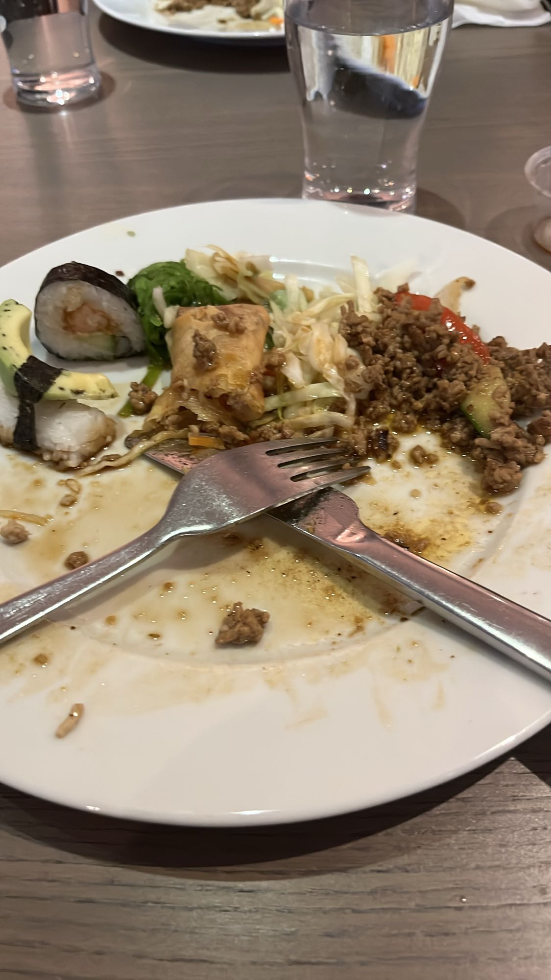 Blandad asiatisk tallrik