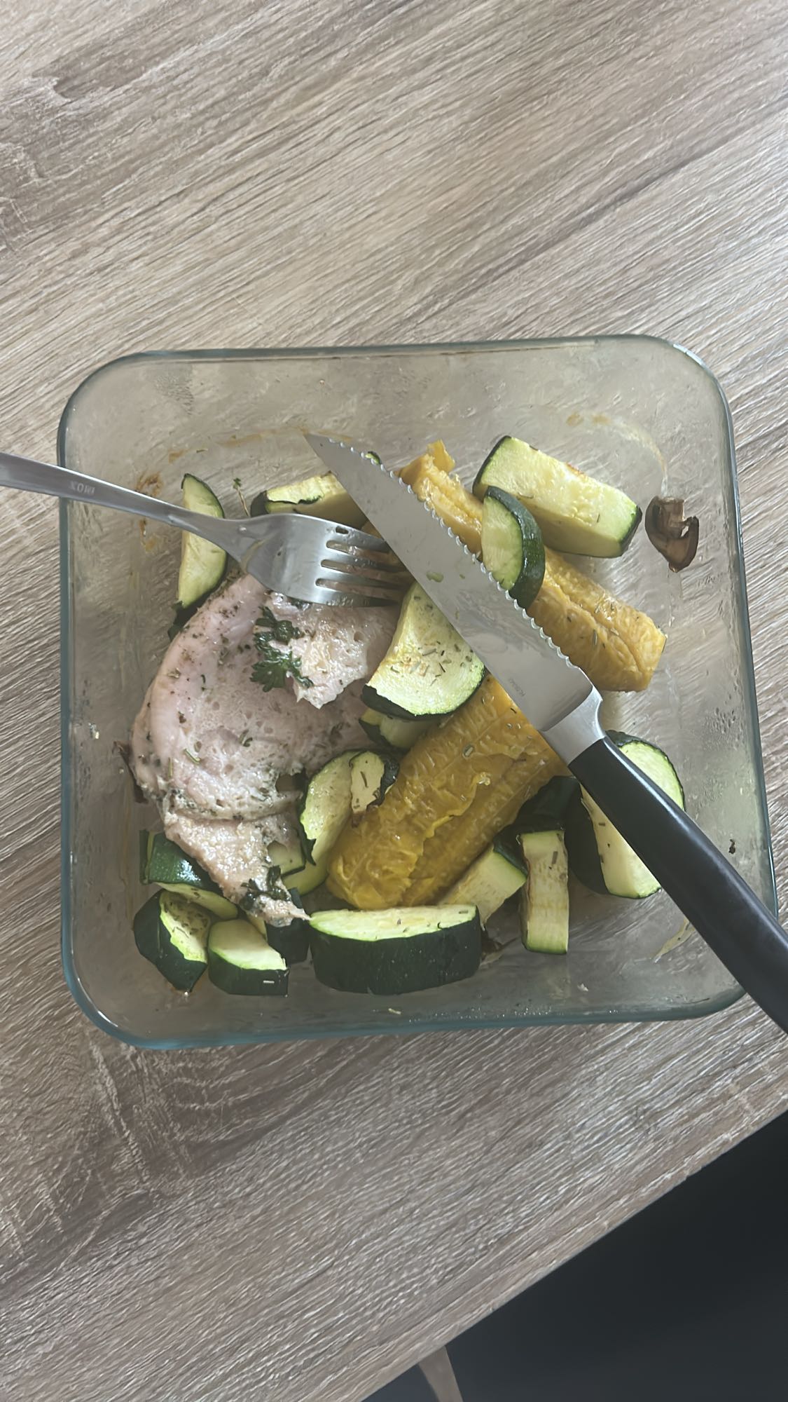 Poulet, courgette et maïs