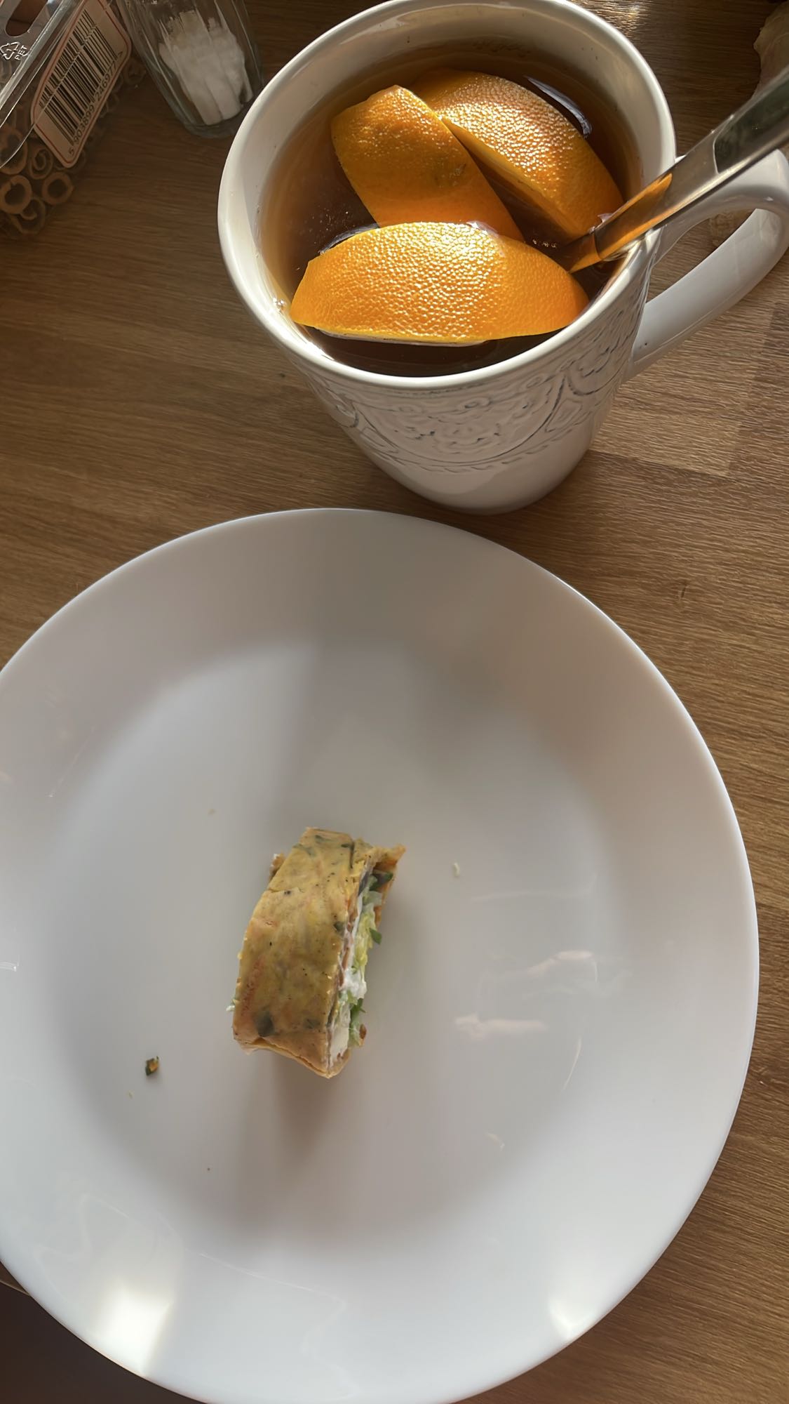 Herbowa rolka i herbata