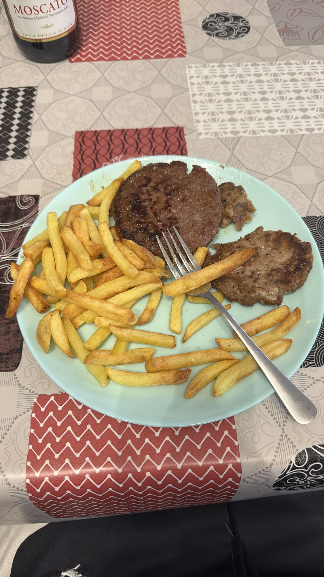 Patatine e hamburger