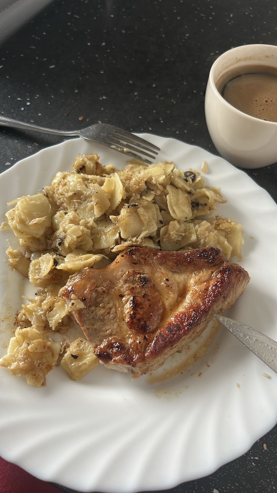 Schabowy z ziemniakami i kawa