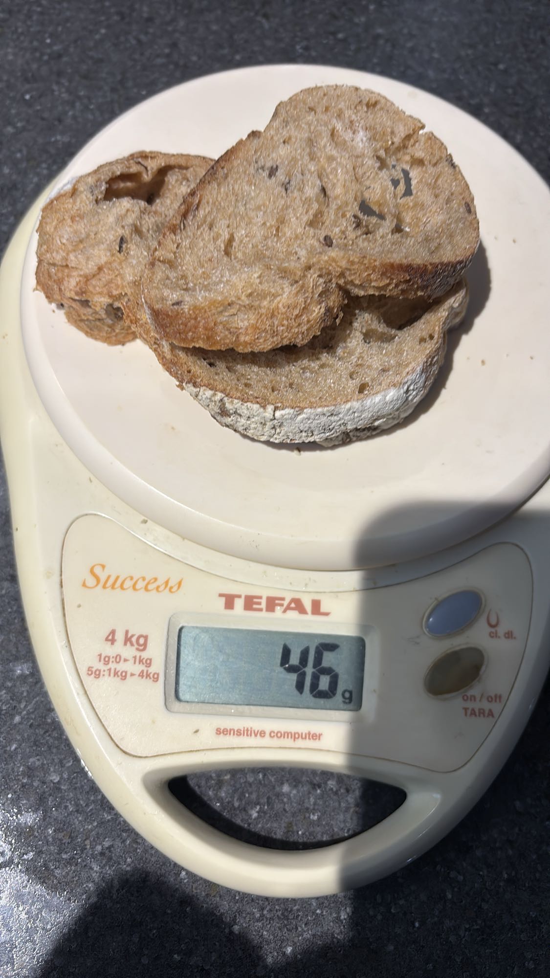 Pain aux céréales tranché