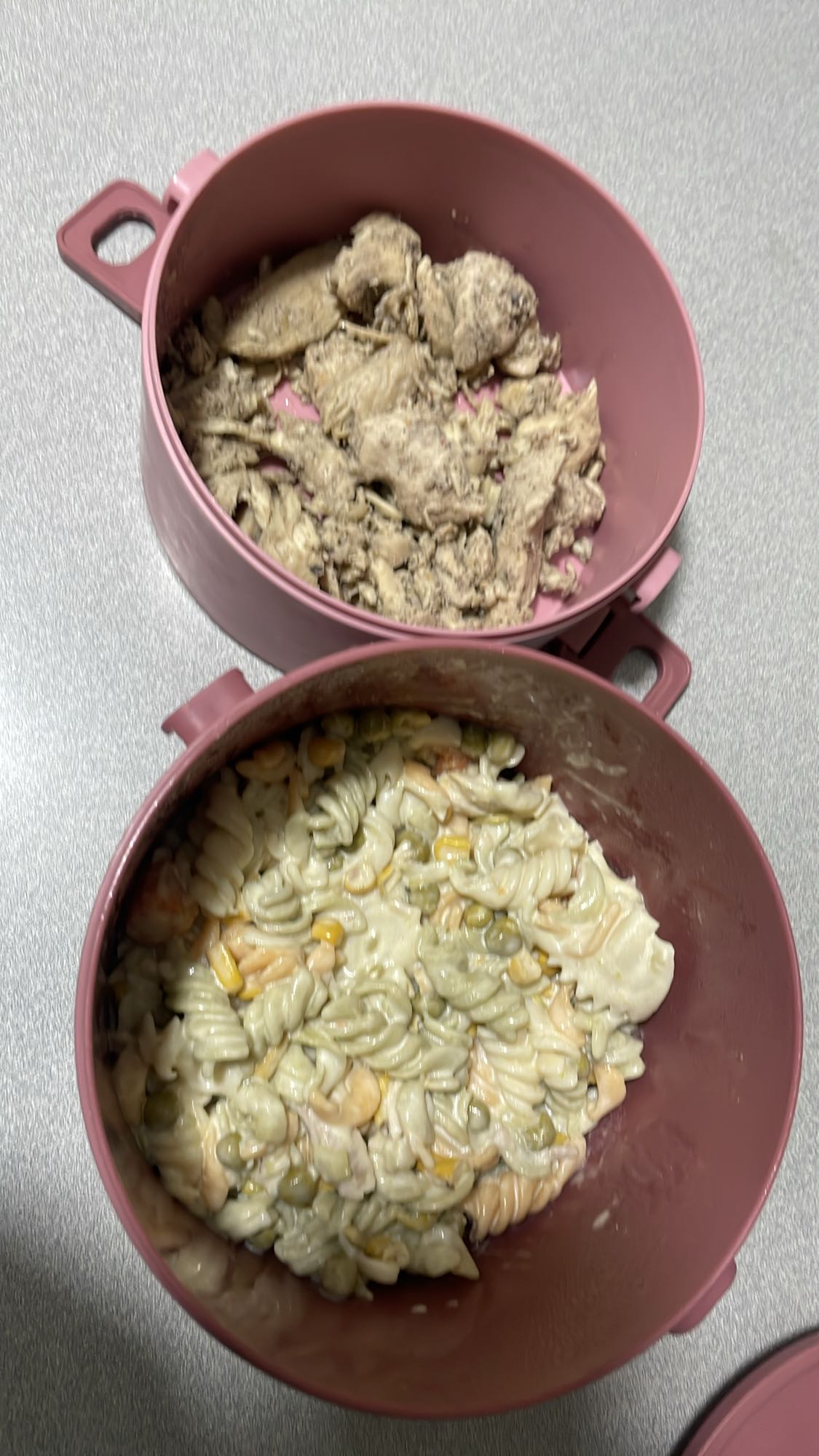 Chicken and creamy pasta