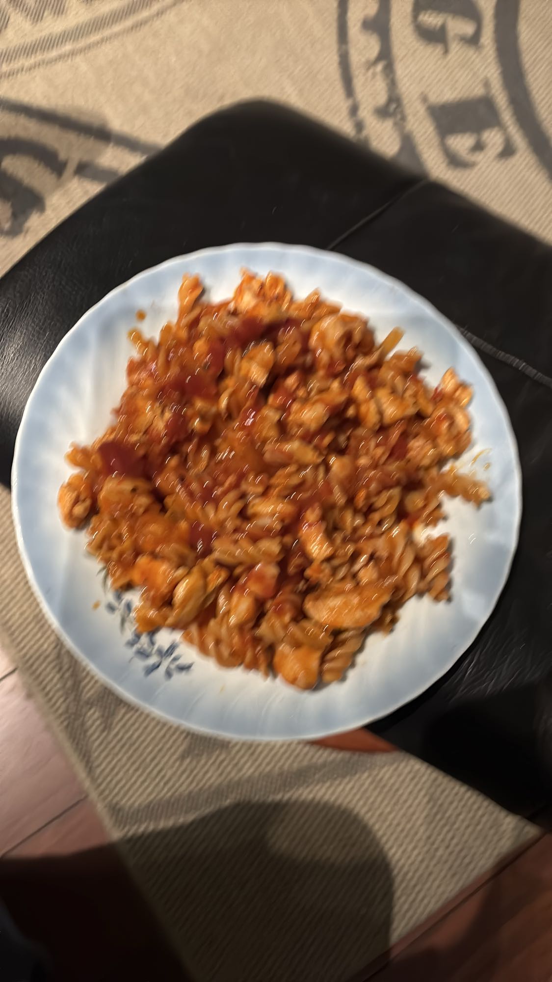 Kyllingpasta med tomatsaus
