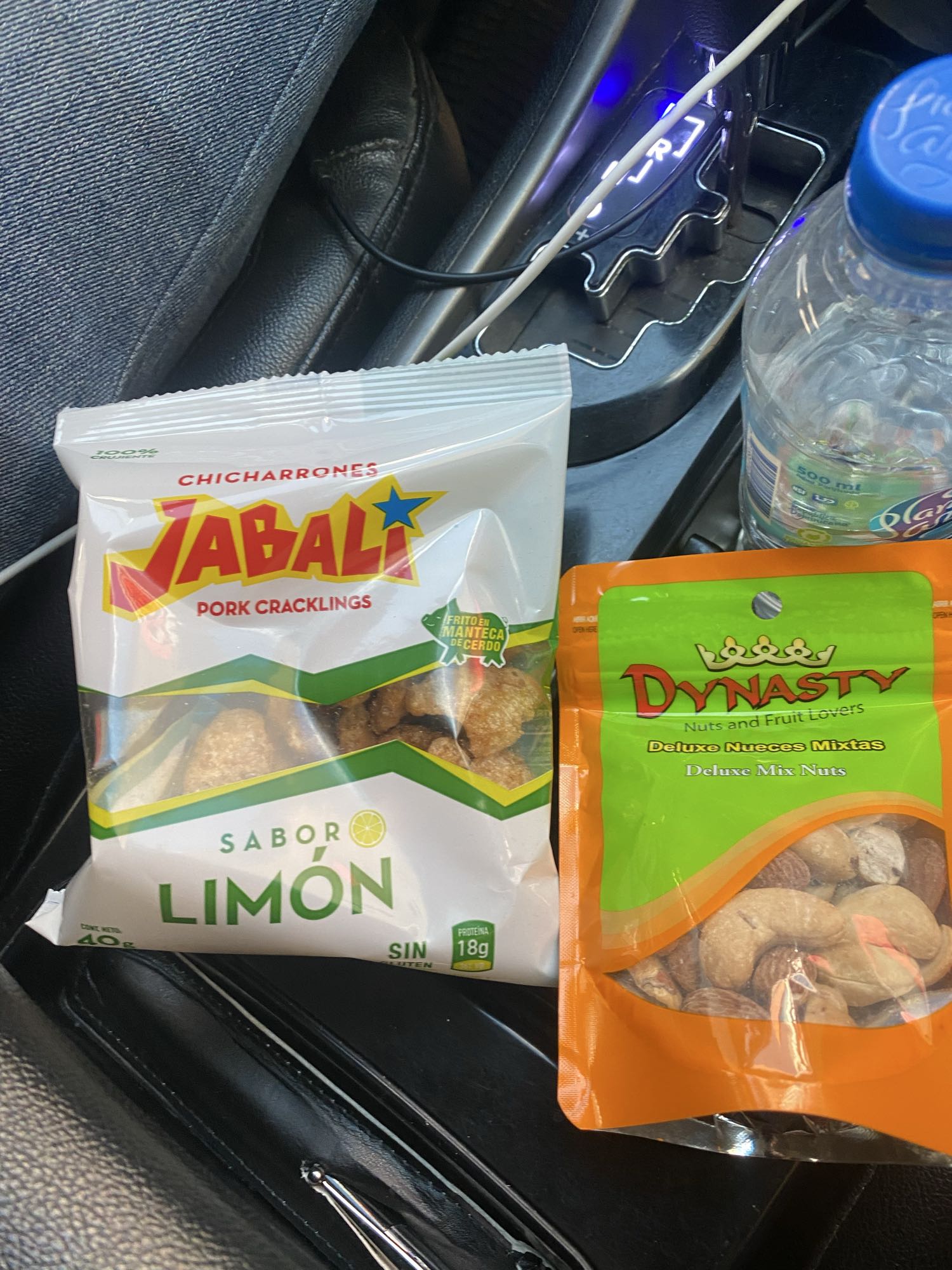 Botana de chicharrón y nueces