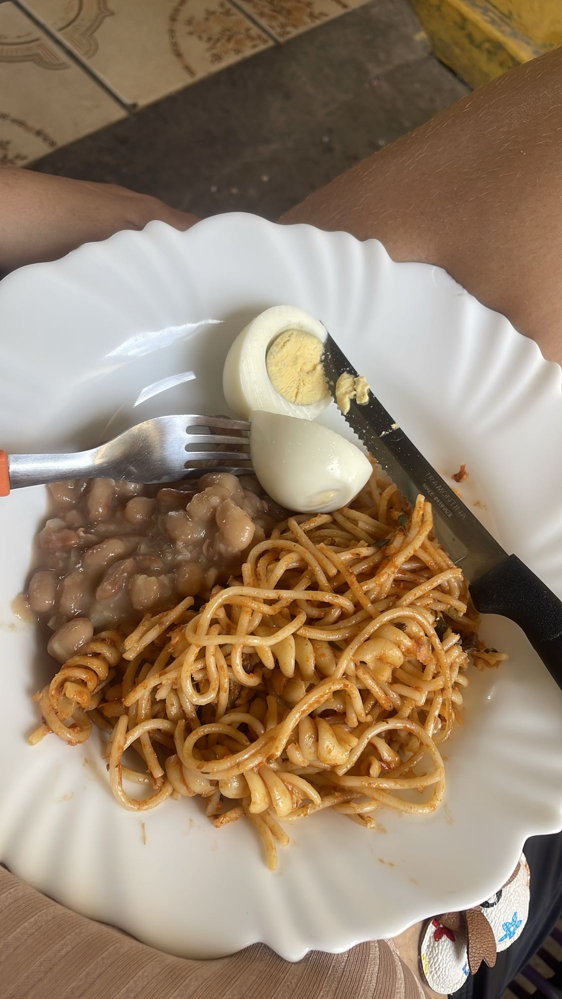 Macarrão, feijão e ovo