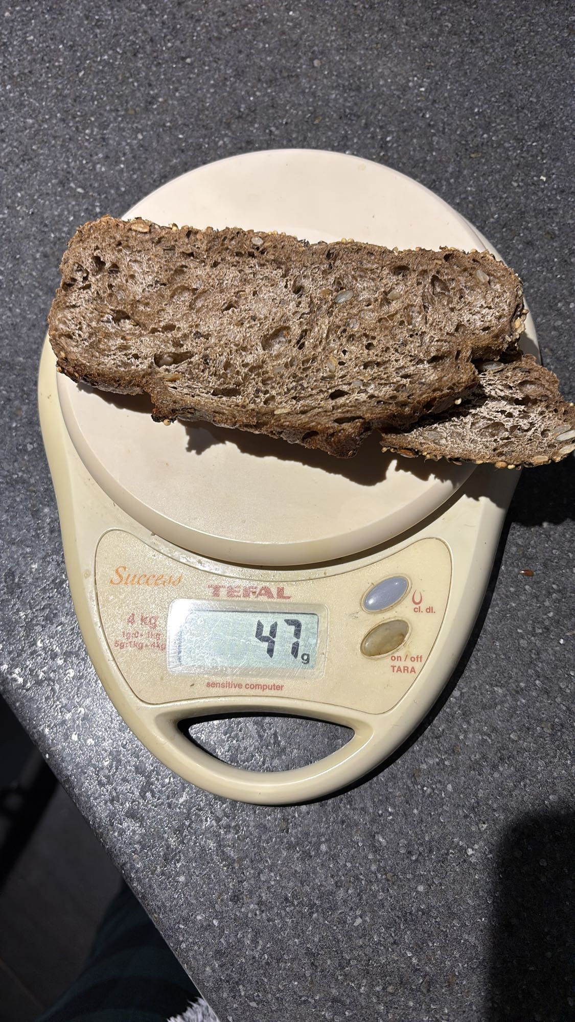 Pain complet aux graines