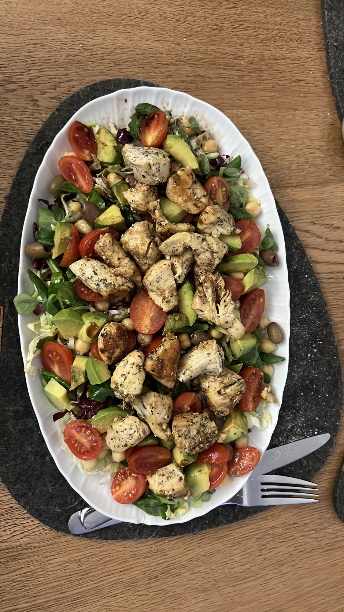 Tavuklu Akdeniz Salata