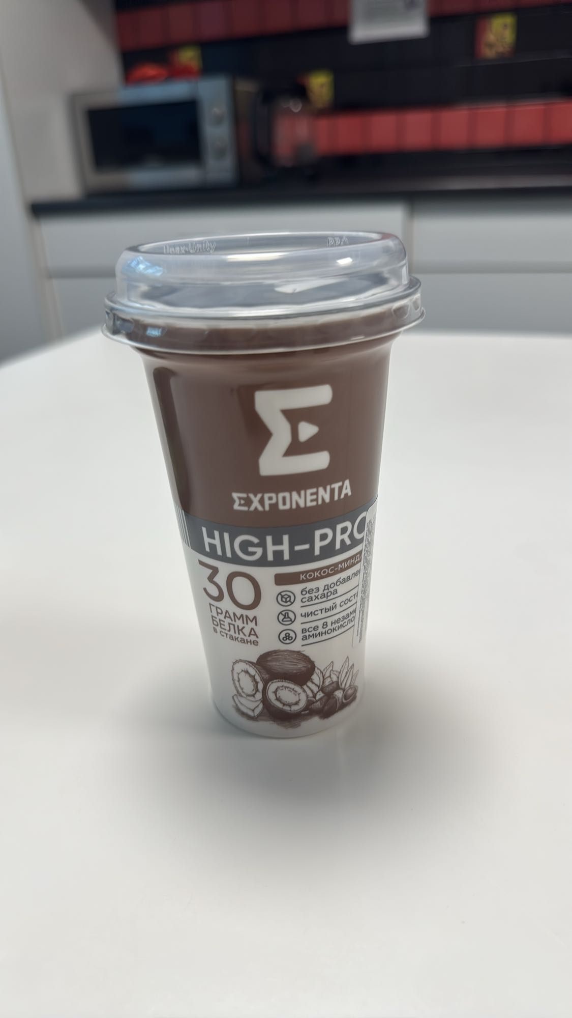 Протеиновый коктейль кокос-миндаль