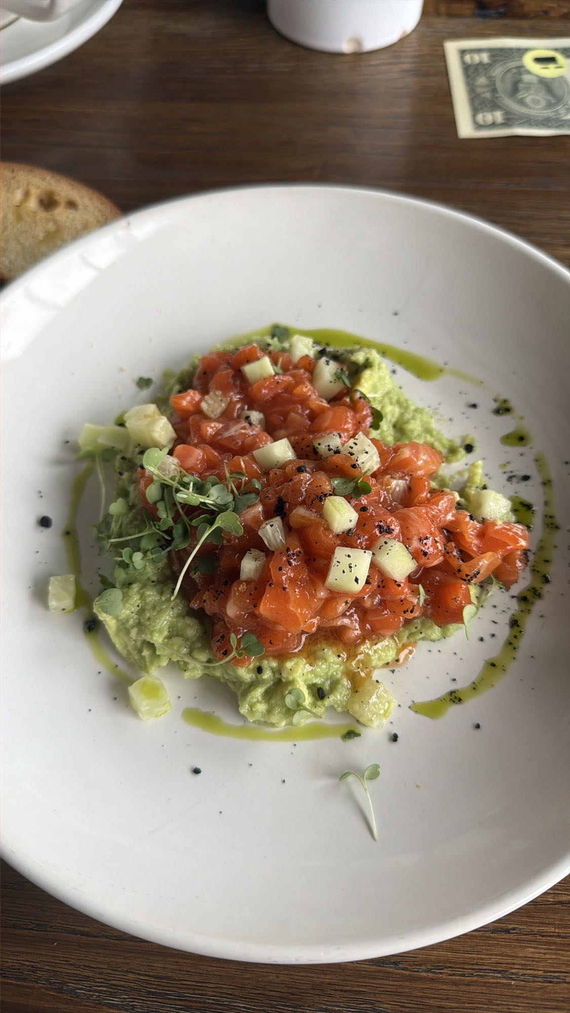 лосось з авокадо