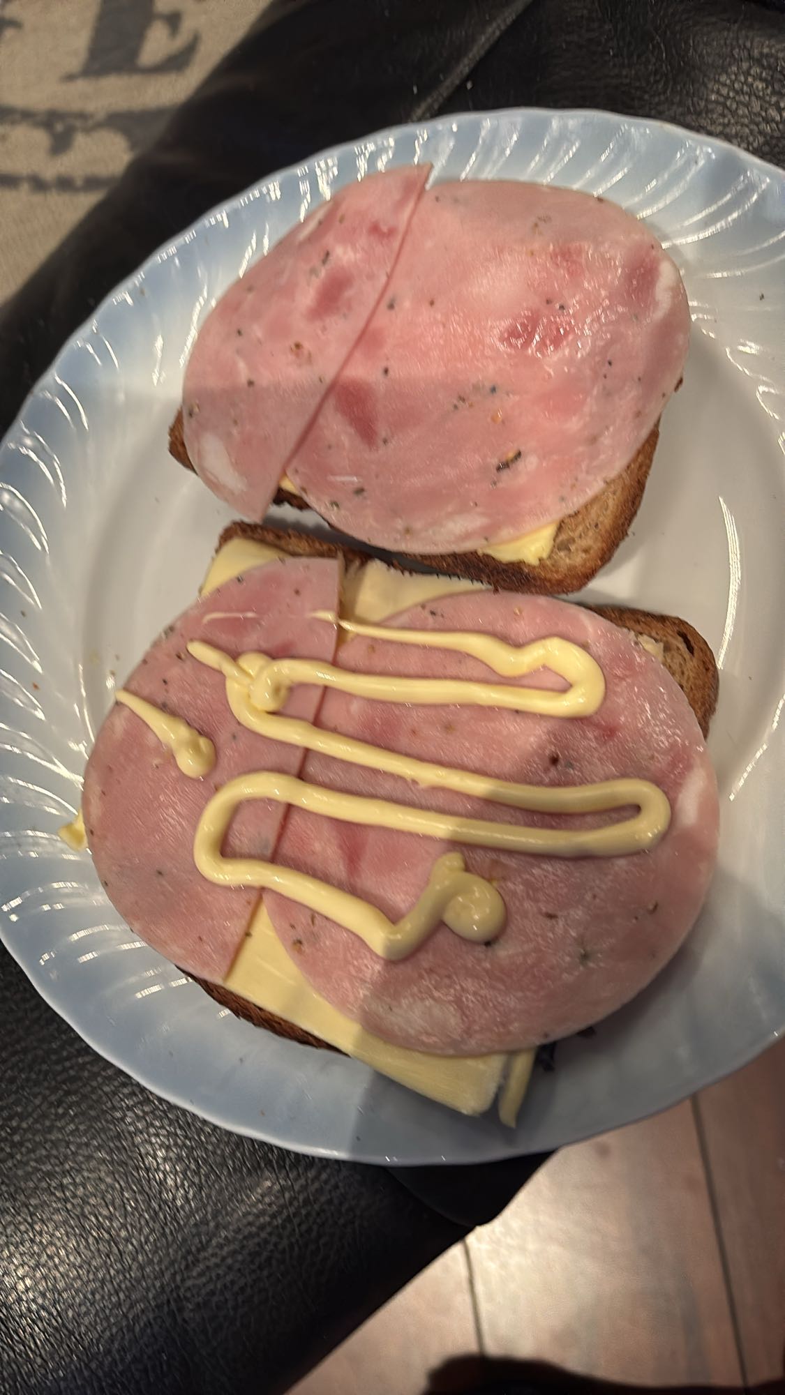 Skinkeostsmørbrød