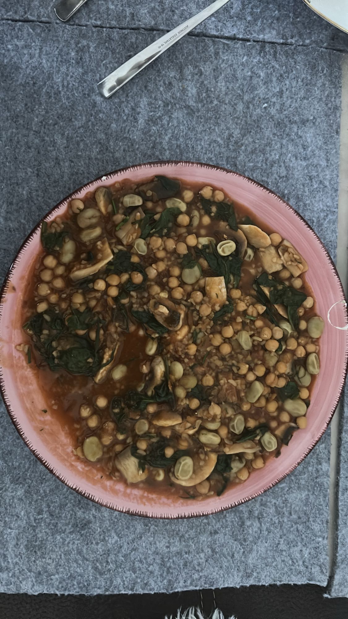 guiso de garbanzos y espinacas