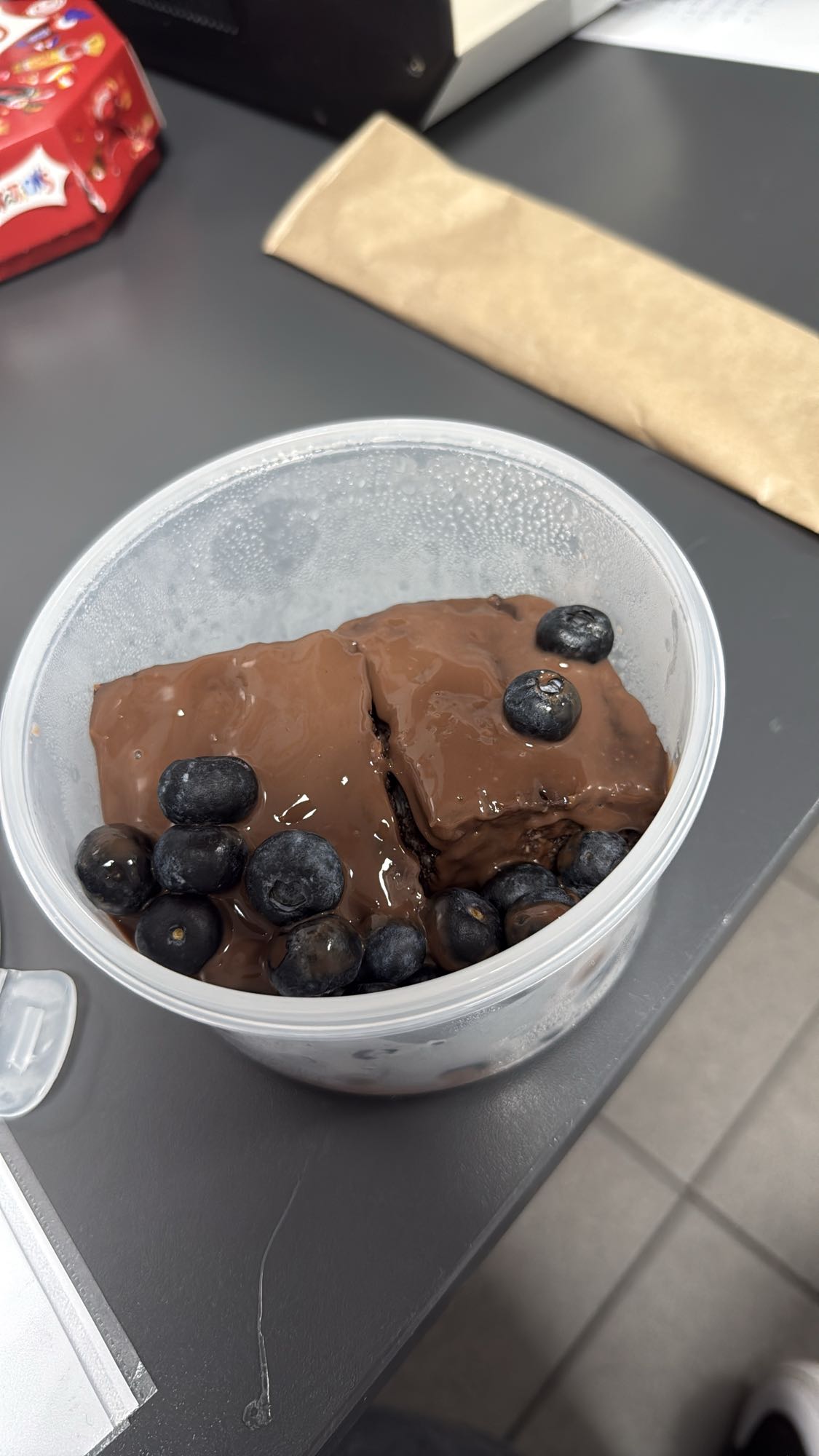 Desert cu afine și ciocolată