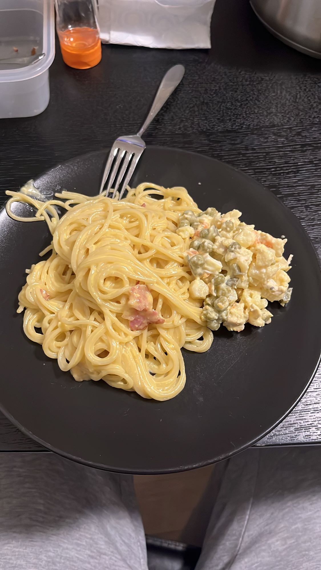 спагетти с салатом