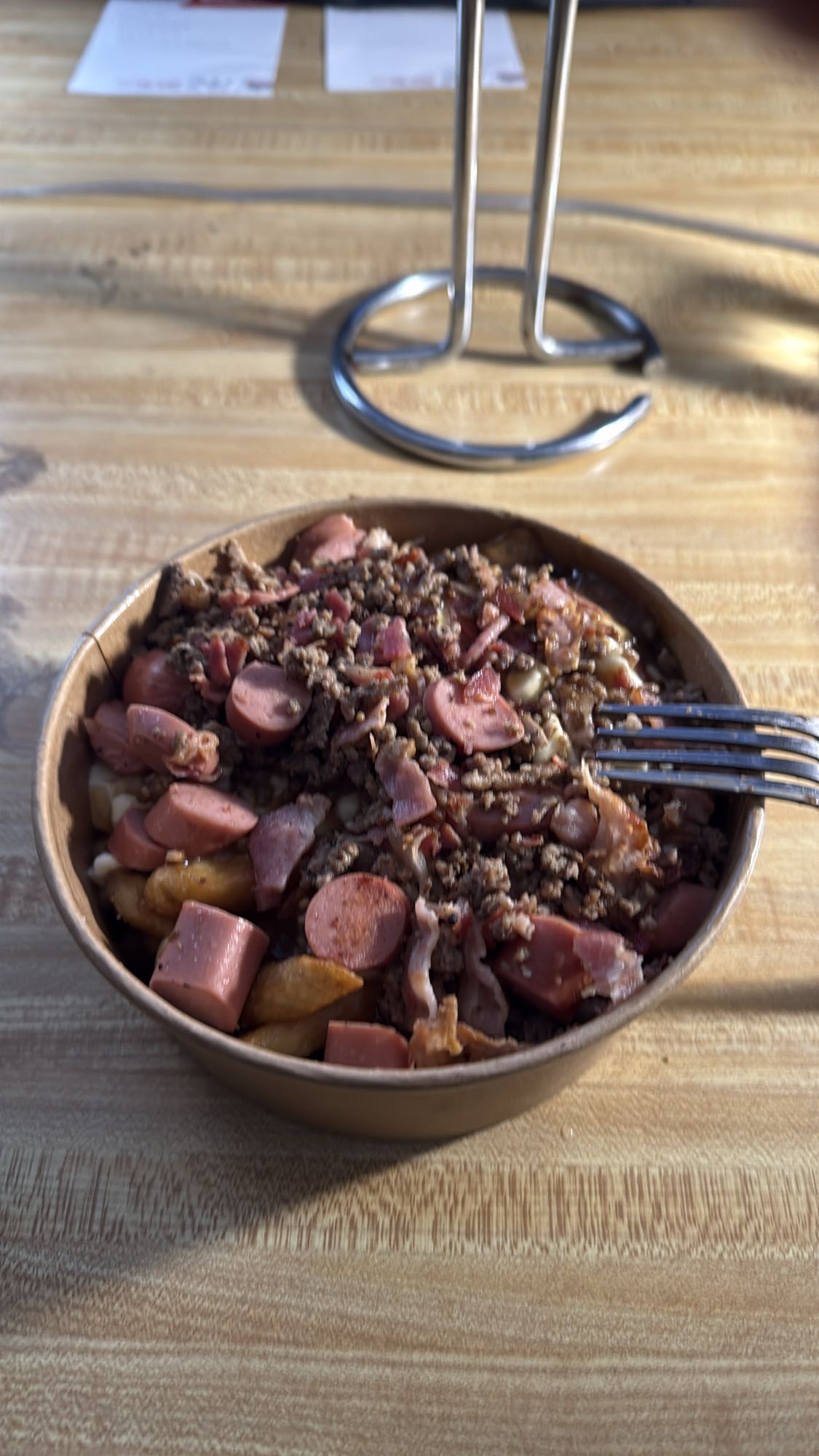 Bol de viande et frites