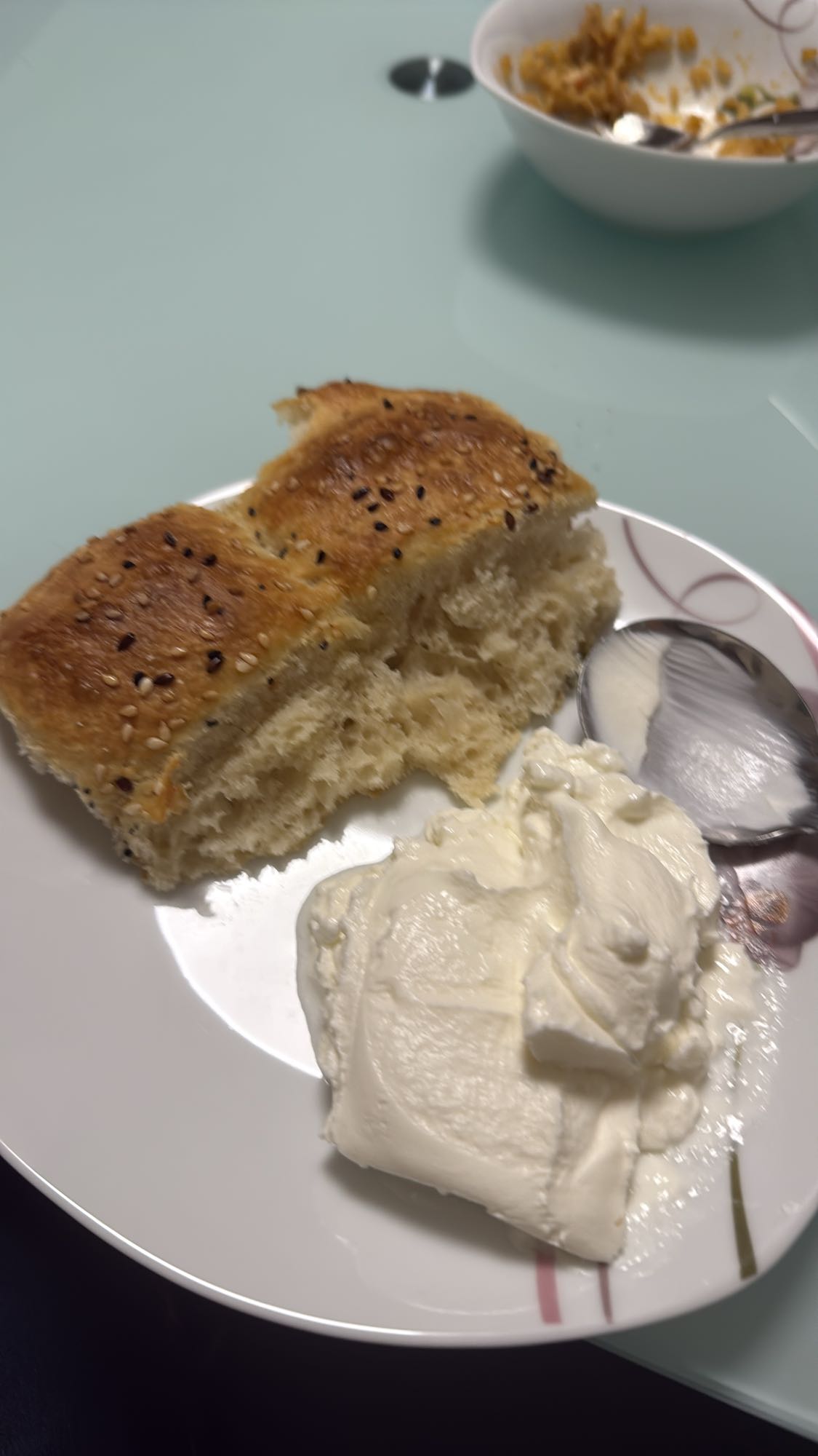 Ekmek ve kaymak
