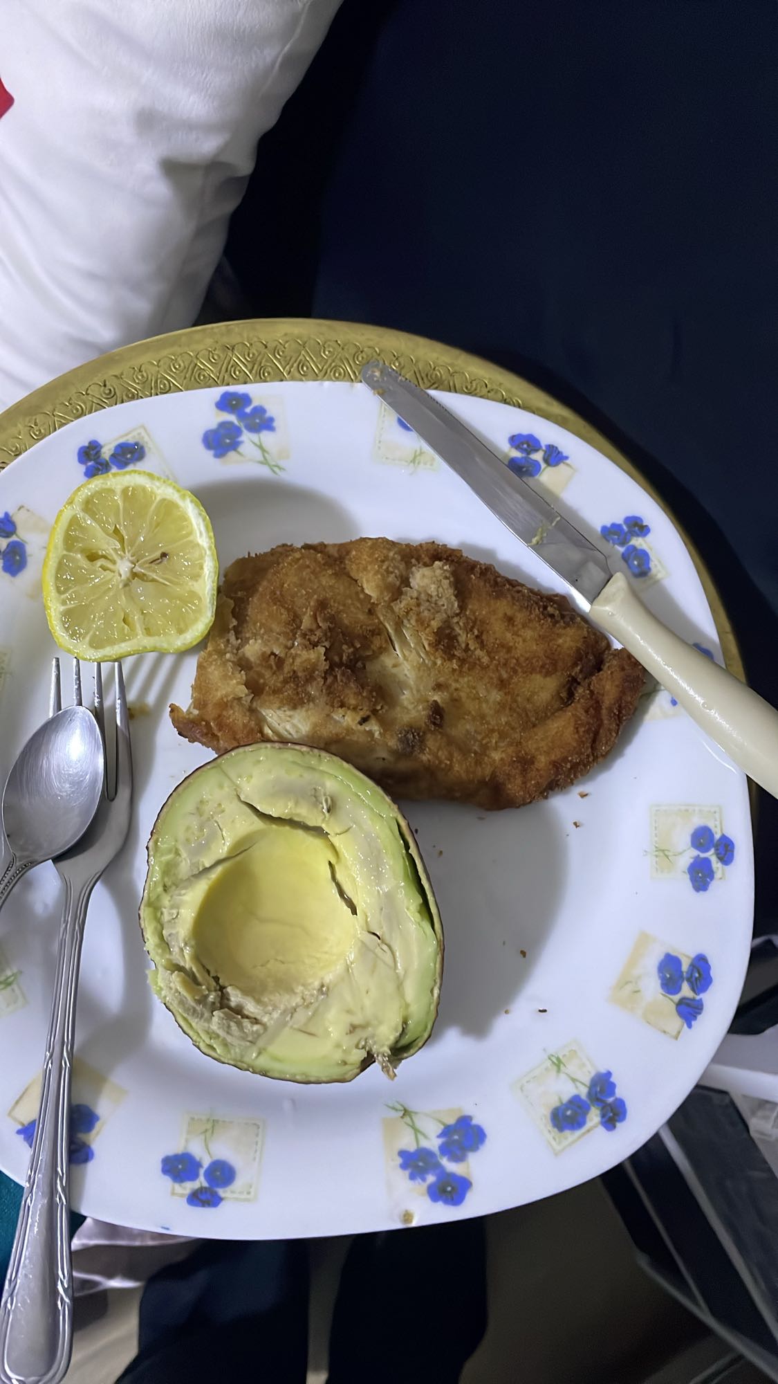 Breaded chicken with avocado