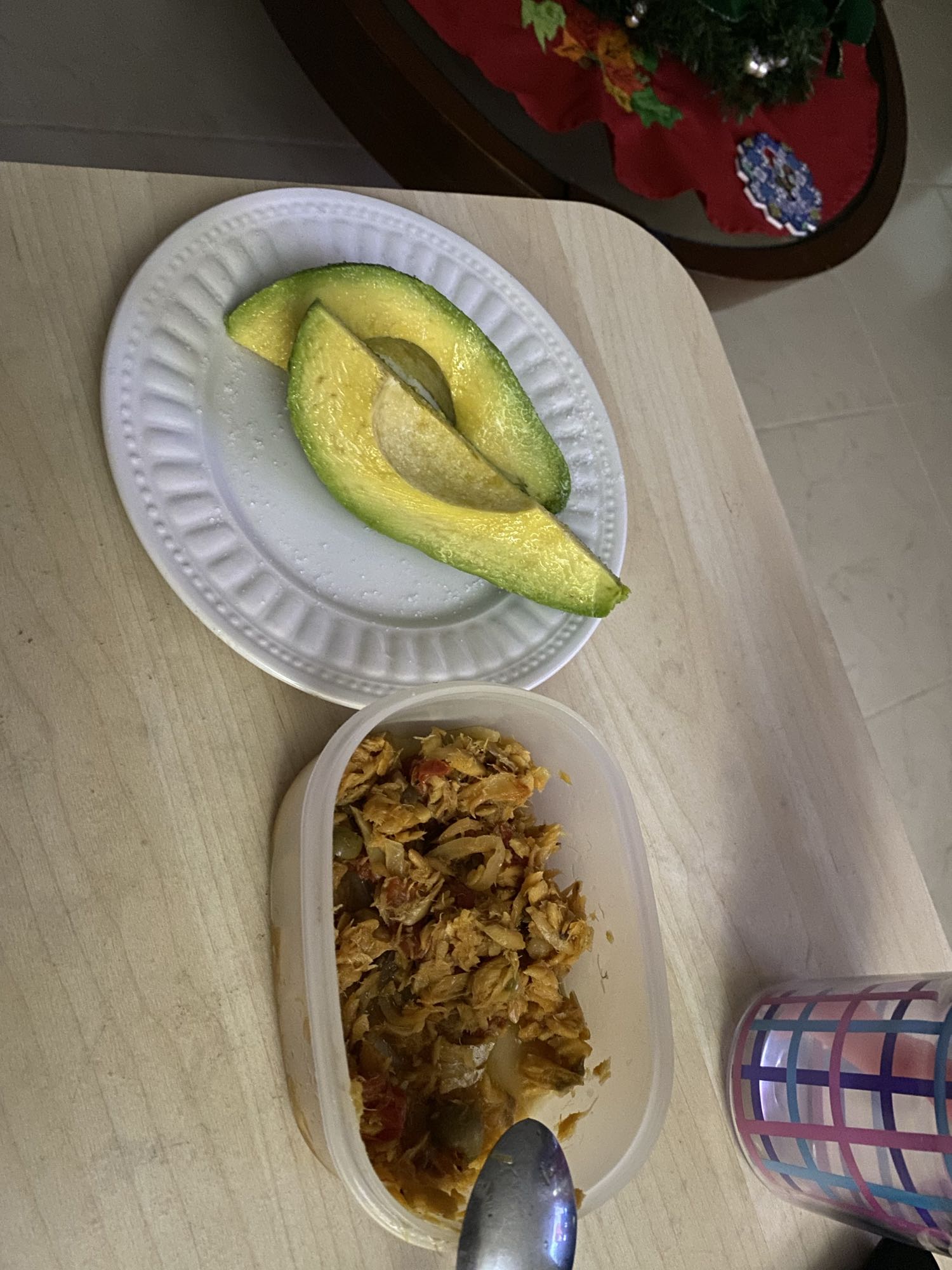 Aguacate con bacalao