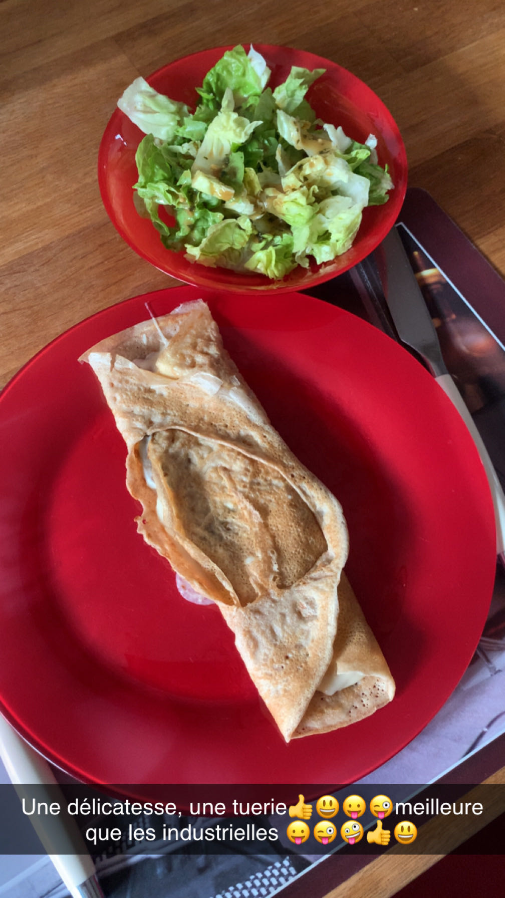Crêpe salée et salade verte