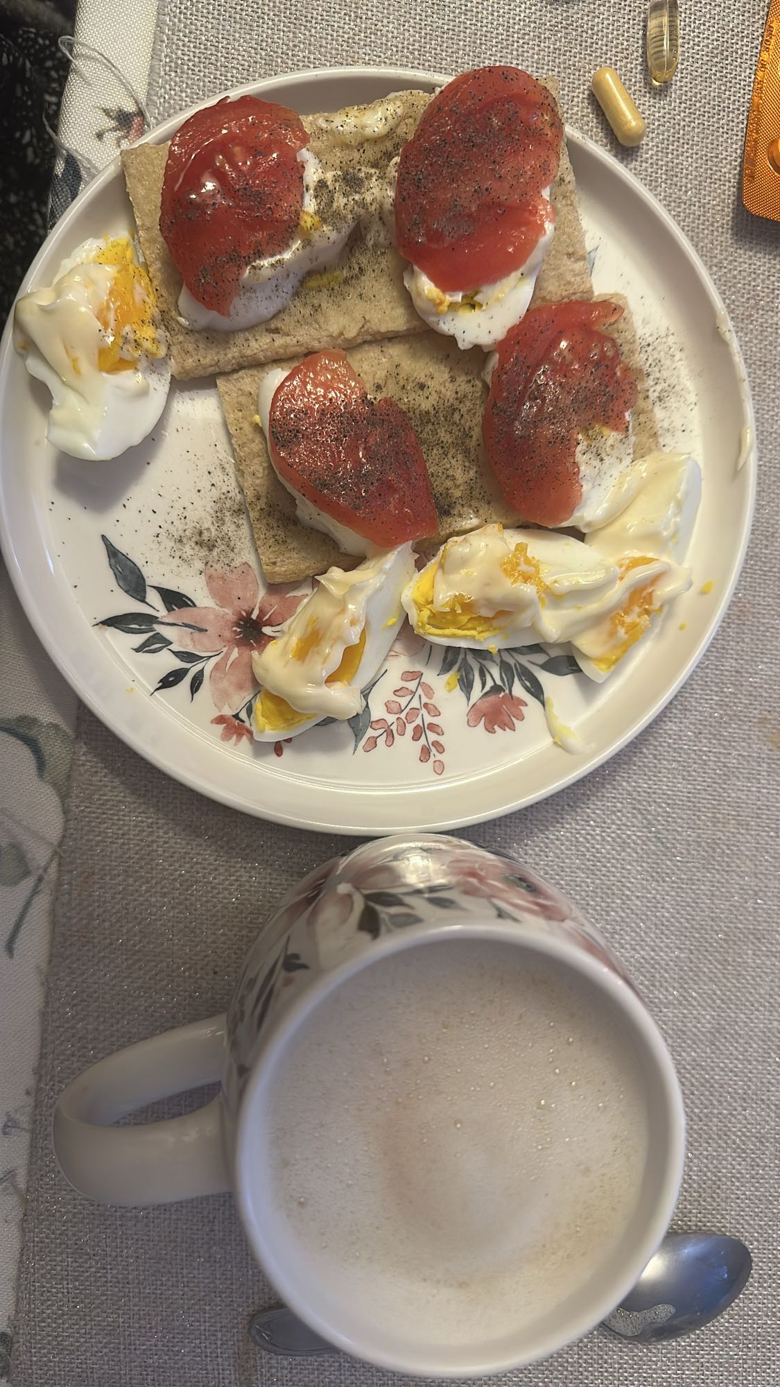 Jajka z chrupkim pieczywem