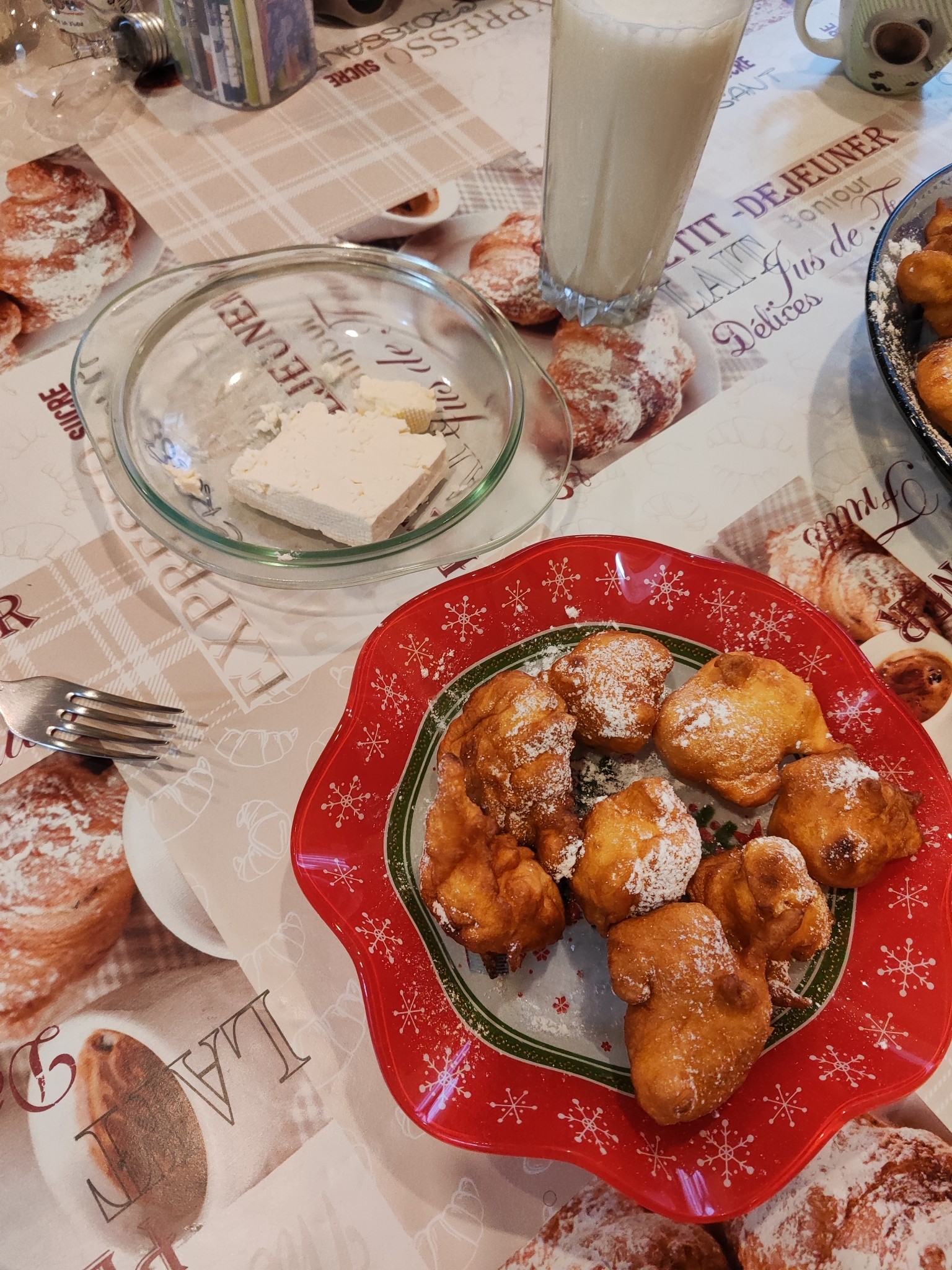 Fried dough with milk