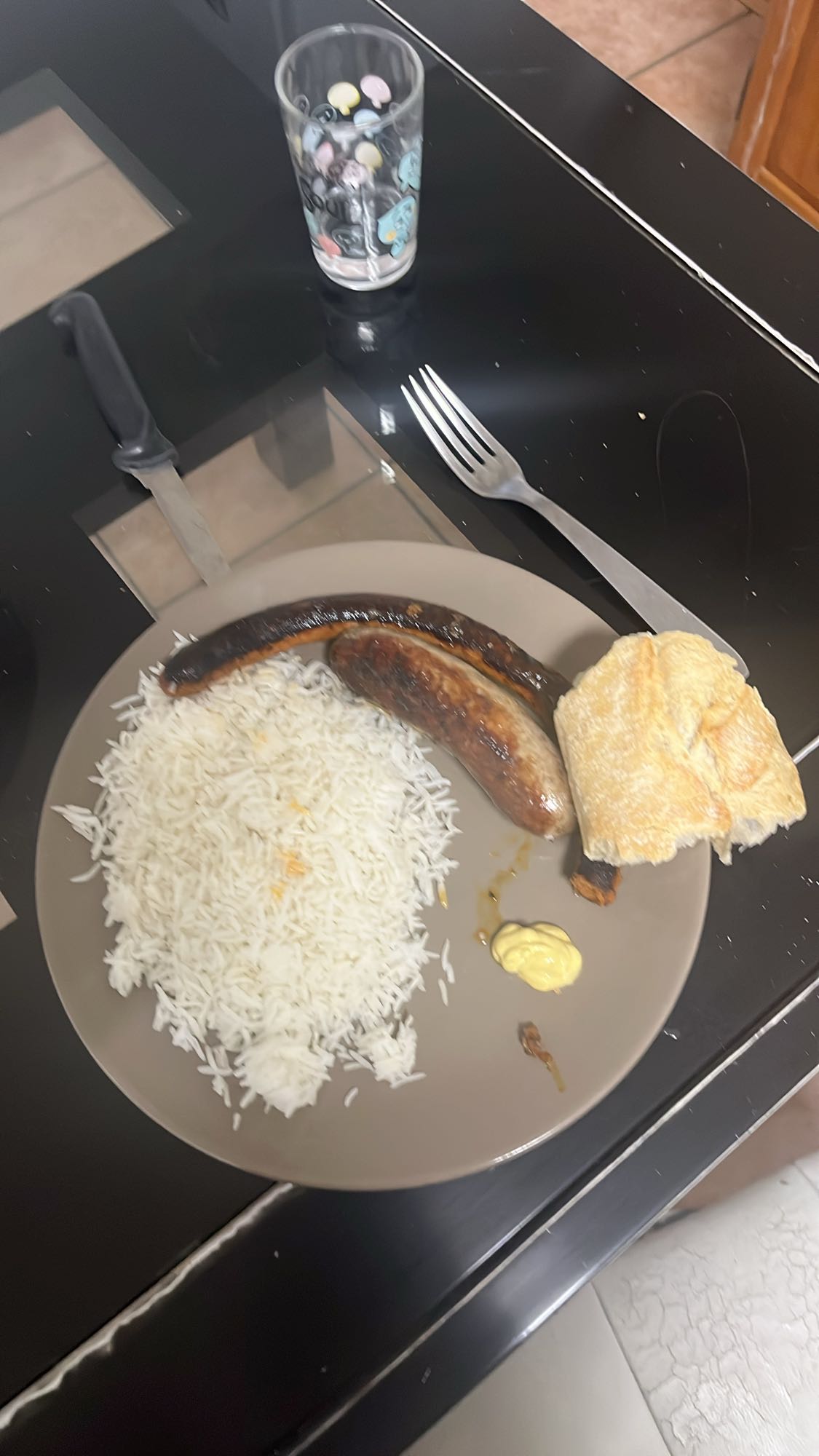 Saucisse, riz et pain