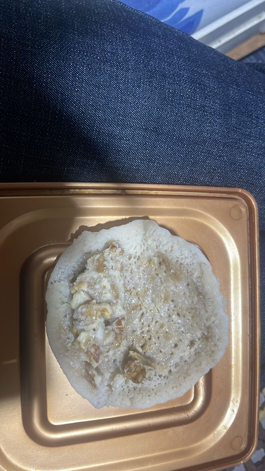 Walnut honey pancake