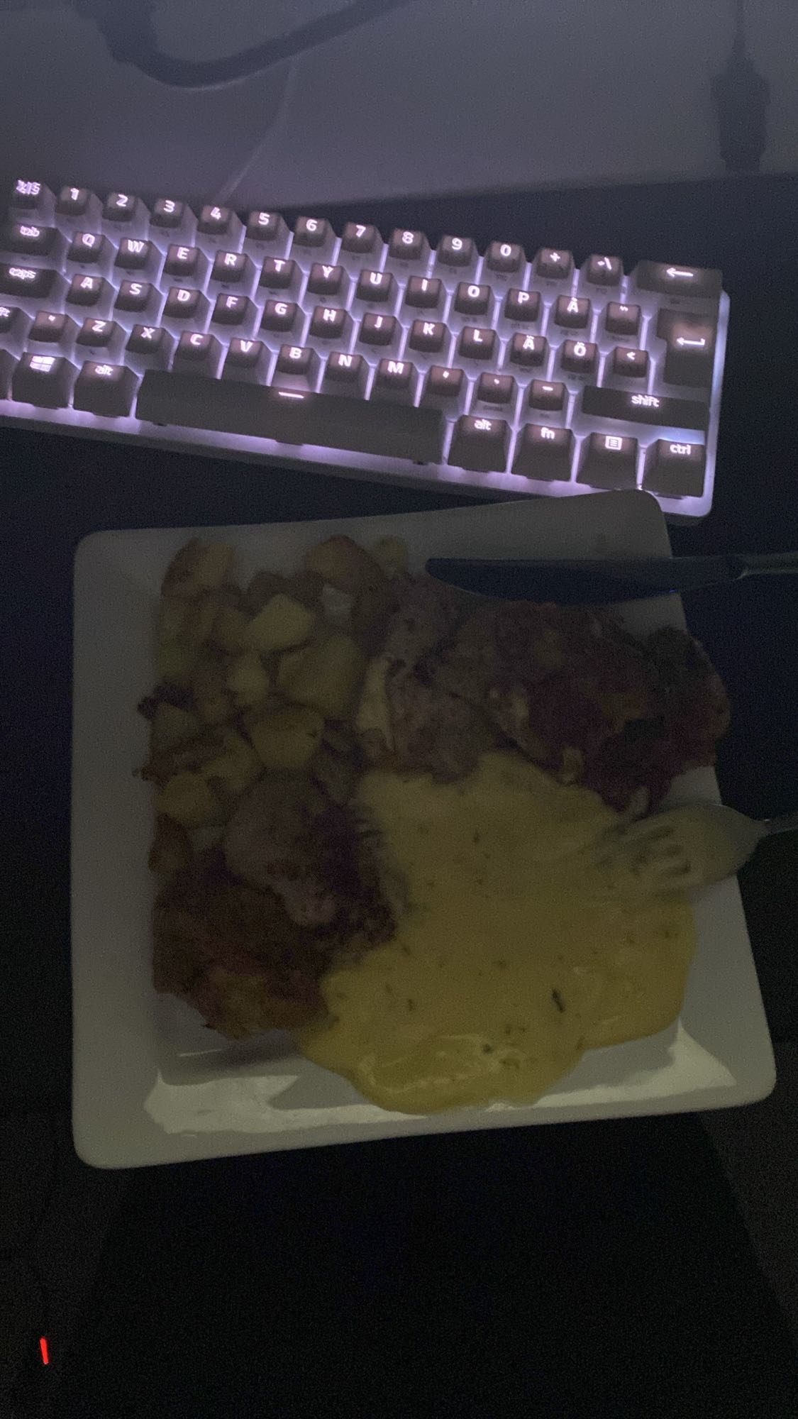 Kylling med poteter og saus