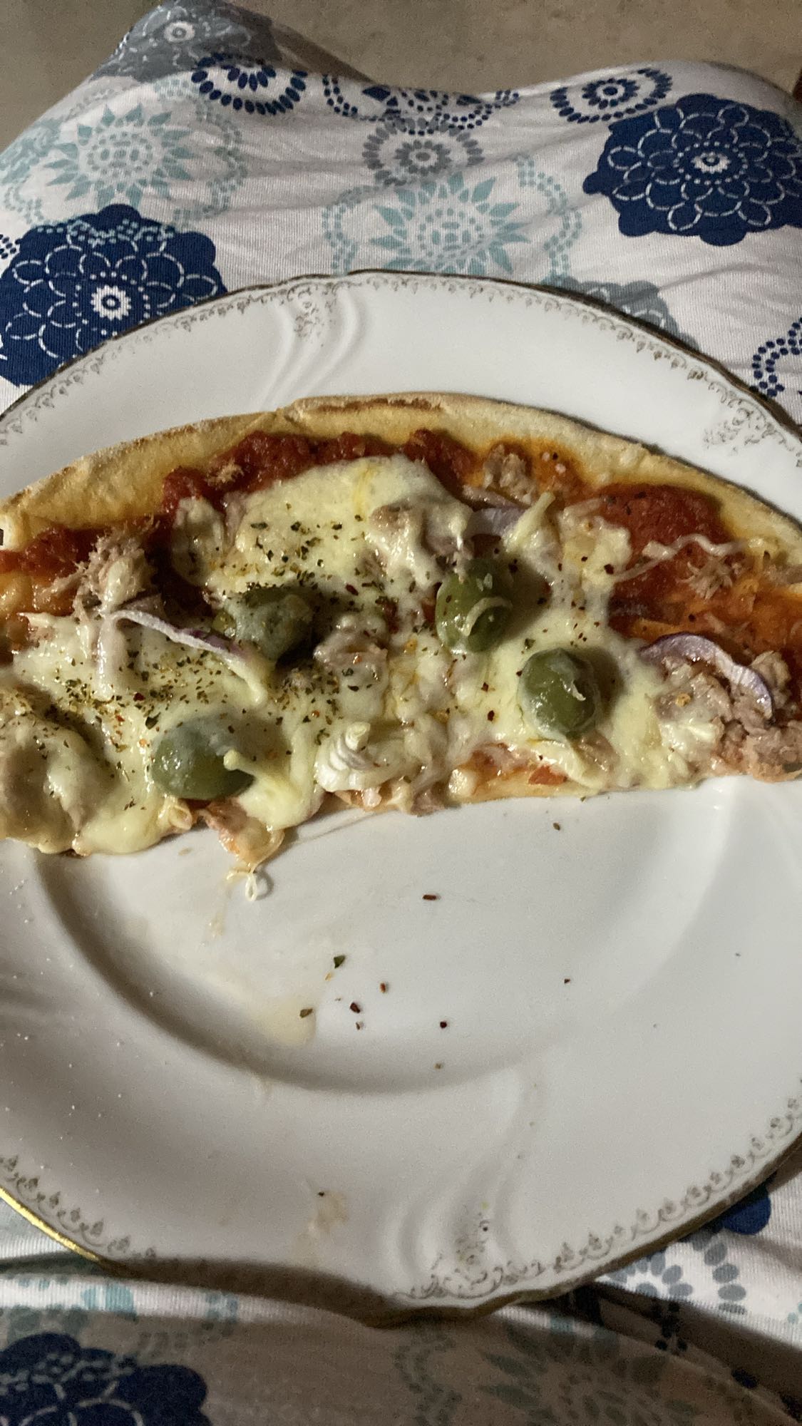 Skiva tonfiskpizza