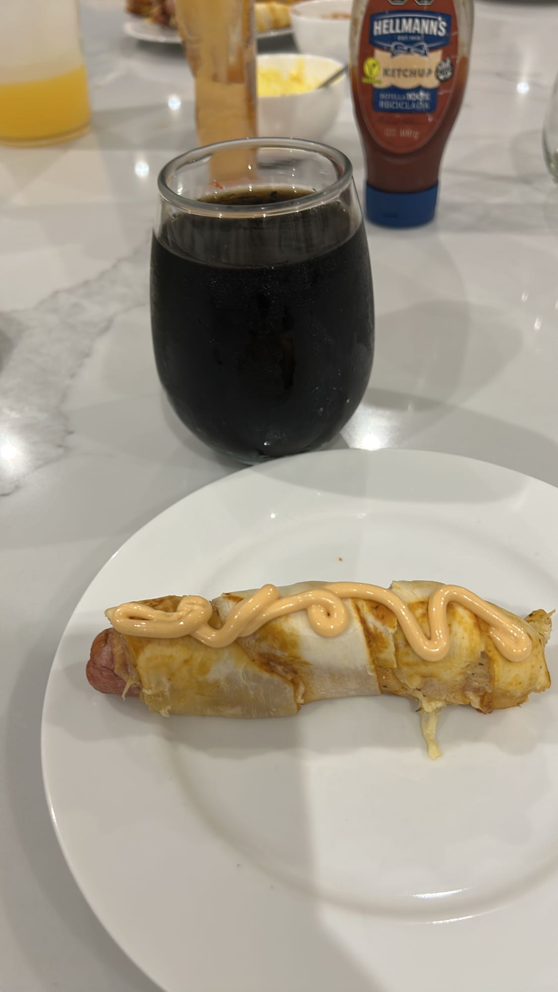 Salchicha envuelta con soda