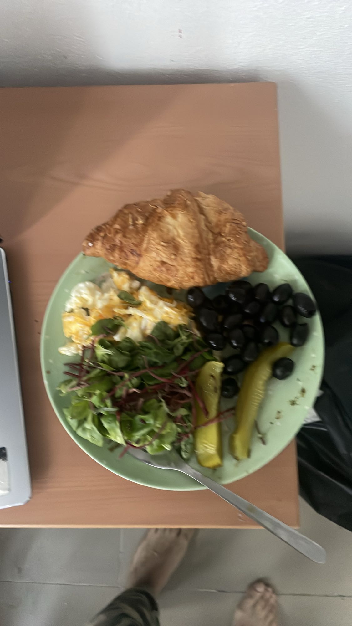 Śniadanie z rogalikiem