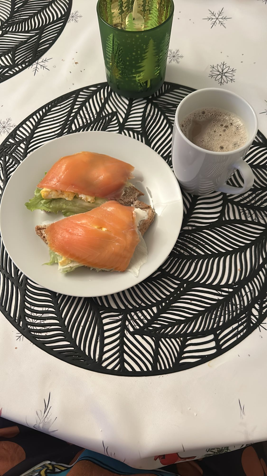 бутерброды с лососем