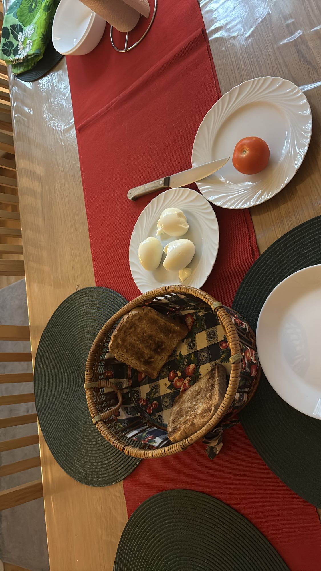 Kokt ägg och rostat bröd