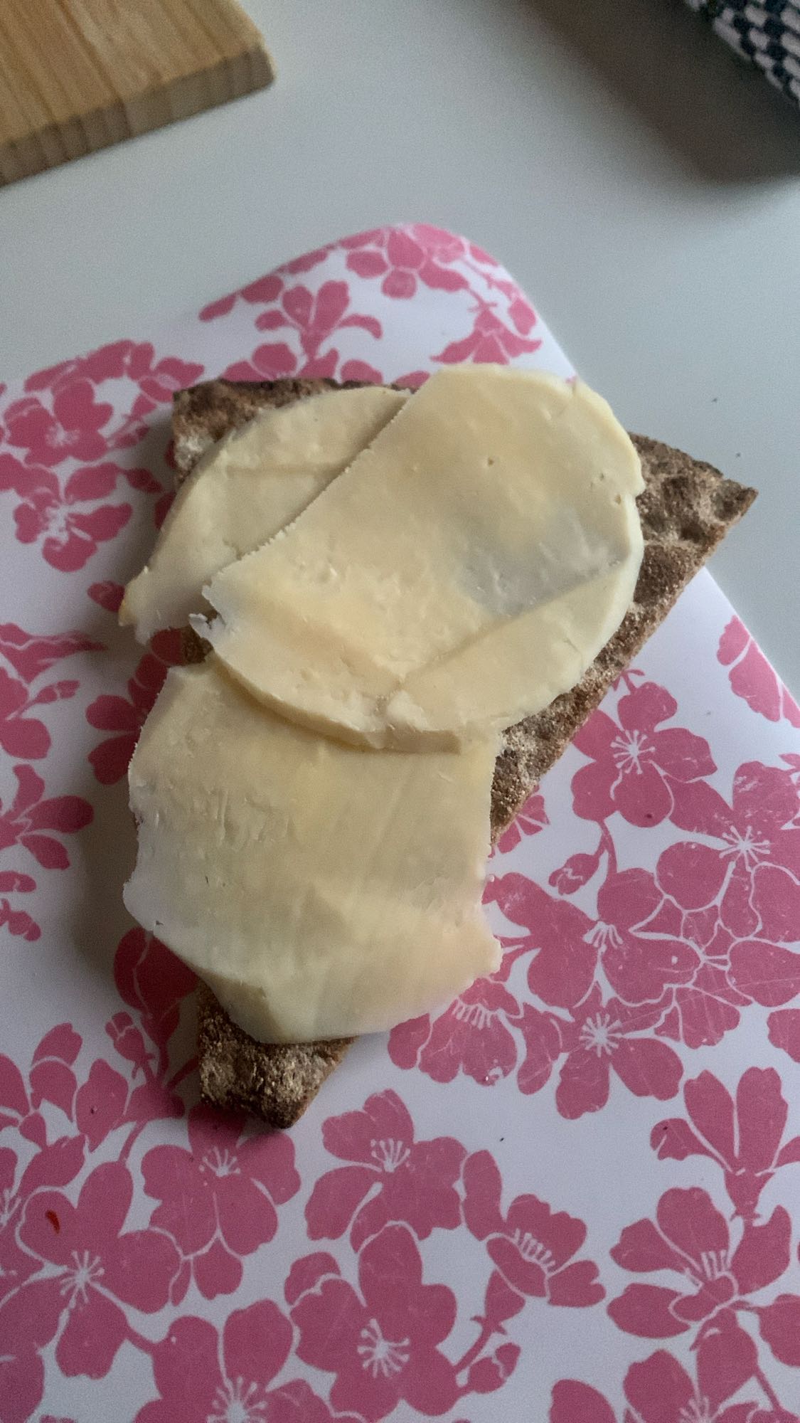 Knäckebröd med ost