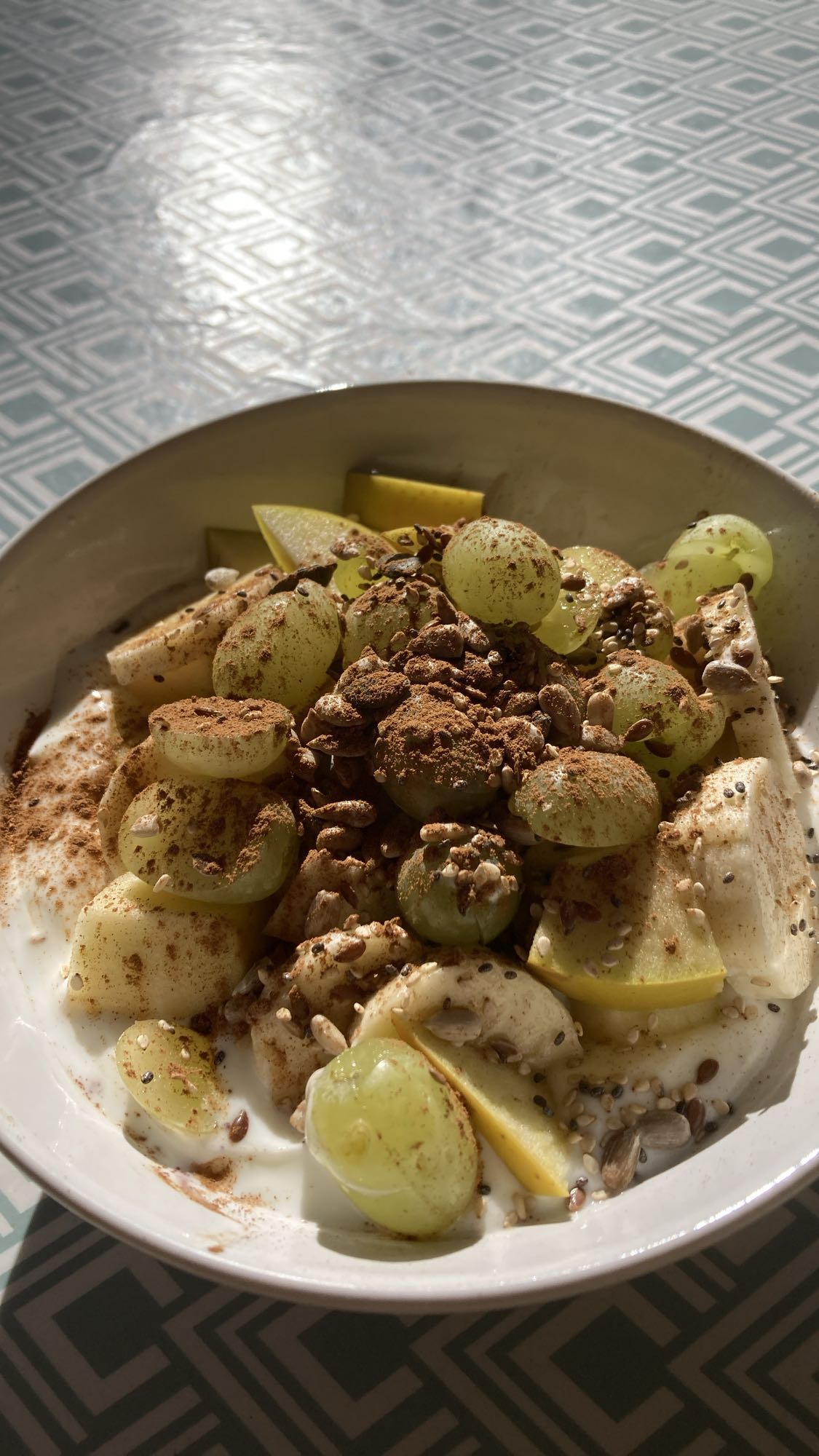 Yoghurt med frukt & frön