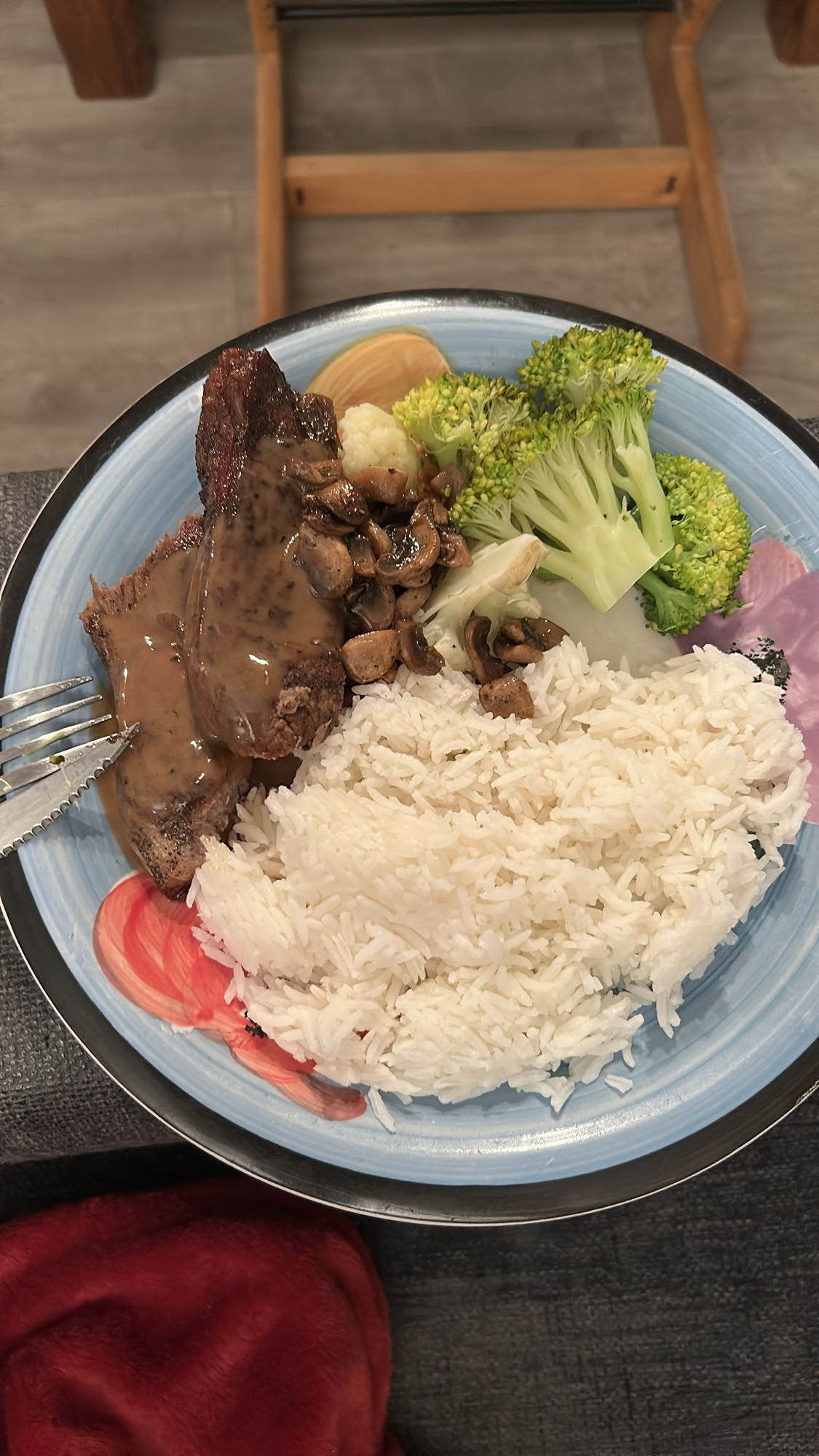 Biff med ris og grønnsaker