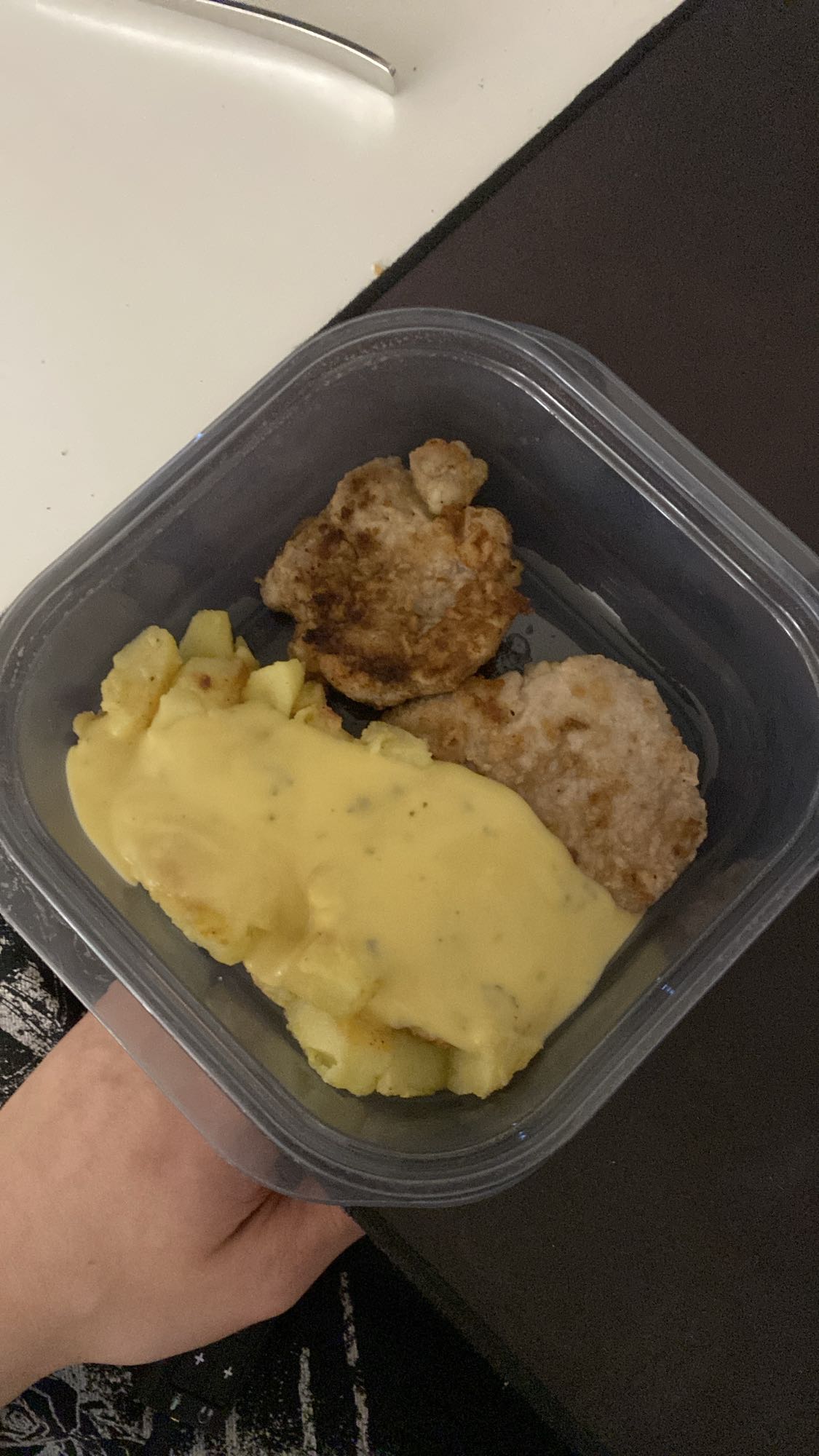 Köfte ve patates soslu